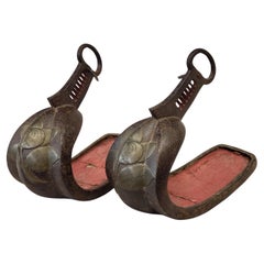 Antica staffa in ferro da samurai del periodo Edo con intarsi in ottone o bronzo