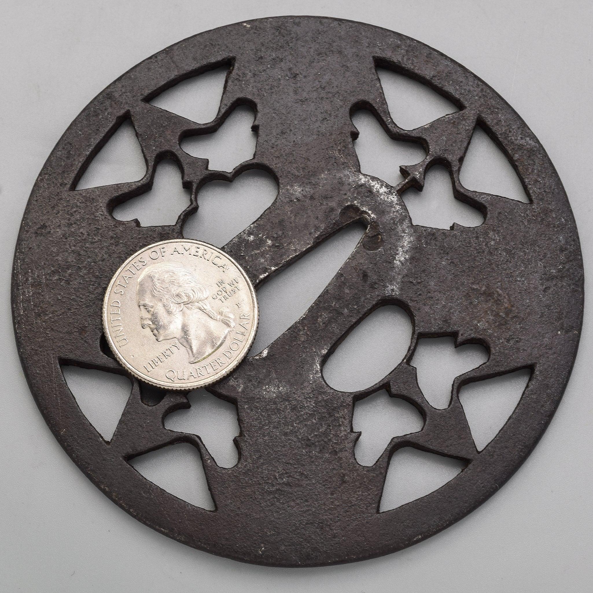 Antica spada giapponese Ko-Tosho Tsuba del periodo Edo datata 1846 In condizioni buone in vendita a New York, NY