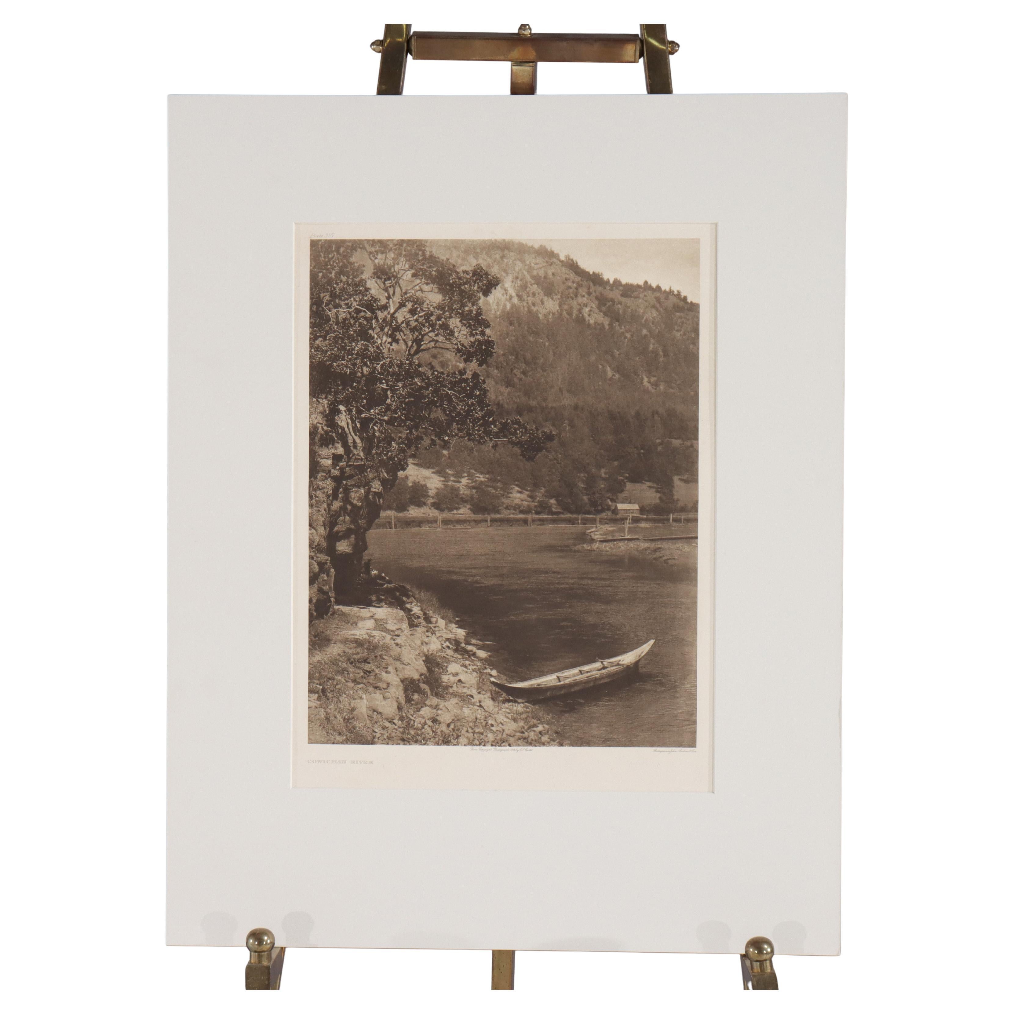 Antica stampa di Edward S. Curtis "Cowichan River" firmata c1912 in vendita