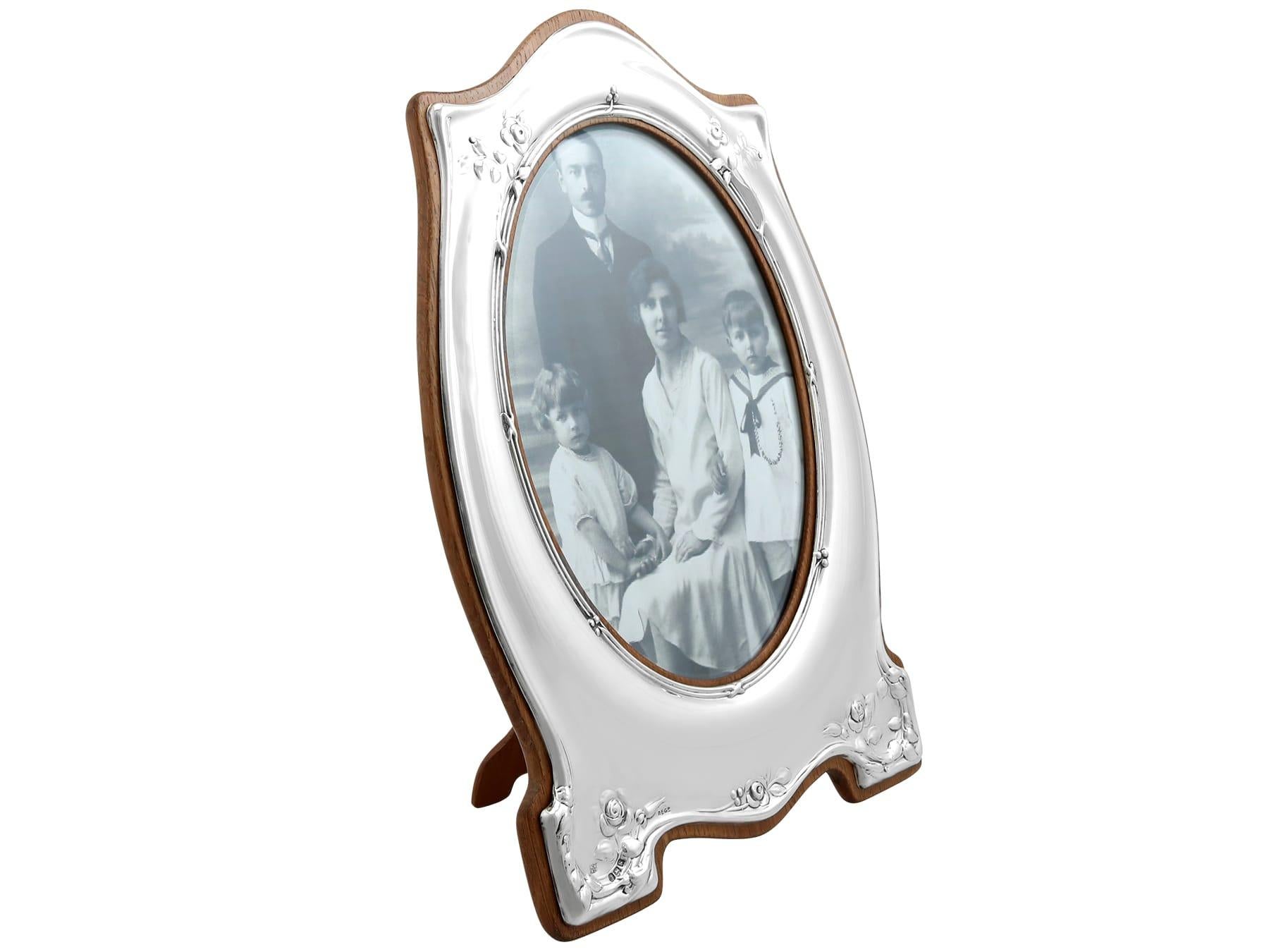 Marco antiguo para fotografía de Eduardo VII Art Nouveau de plata de ley (1909) en Excelente estado para la venta en Jesmond, Newcastle Upon Tyne