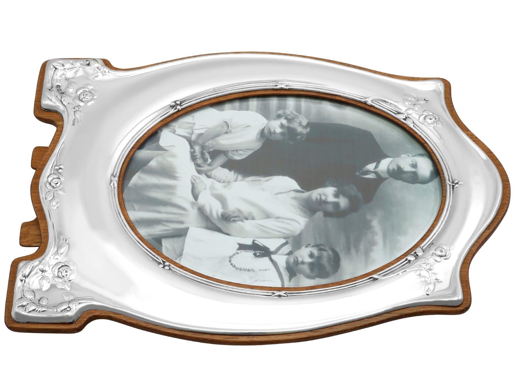 Marco antiguo para fotografía de Eduardo VII Art Nouveau de plata de ley (1909) en venta 1
