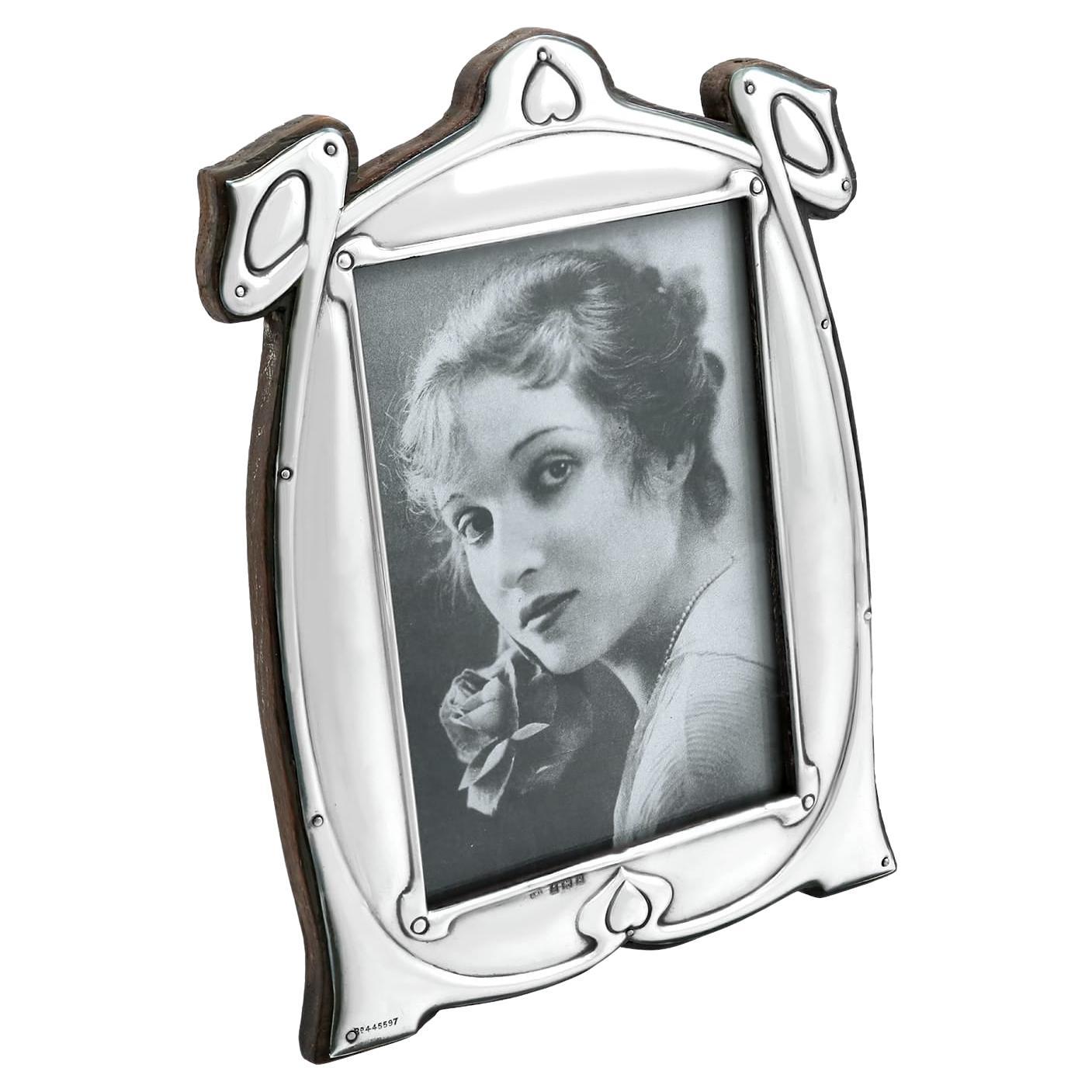 Edwardian Art Nouveau Sterling Silver Photograph Frame Art Nouveau Style For Sale