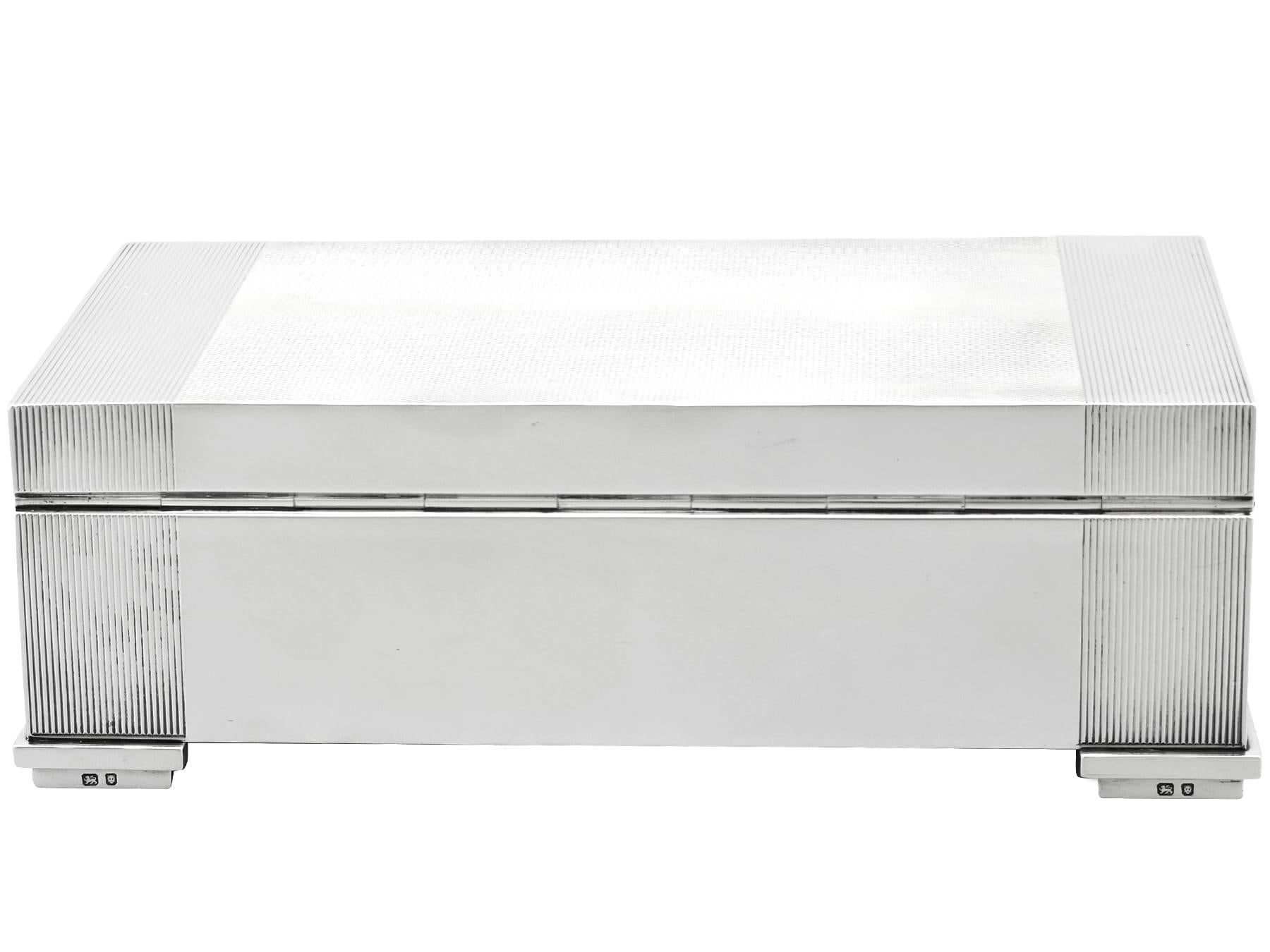 Inglese Antico portasigarette in argento sterling Edoardo VIII in vendita