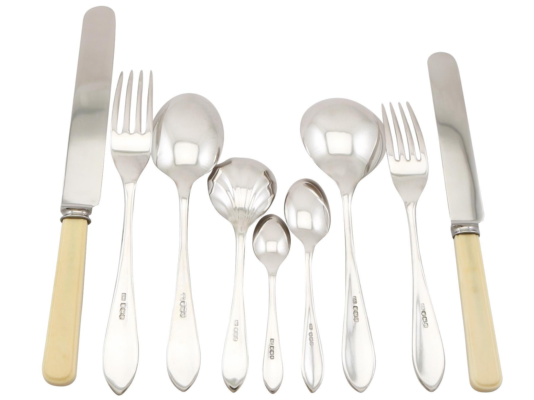 Antique Edward VIII Sterling Silver Sandringham Pattern Canteen of Cutlery In Excellent Condition In Jesmond, Newcastle Upon Tyne