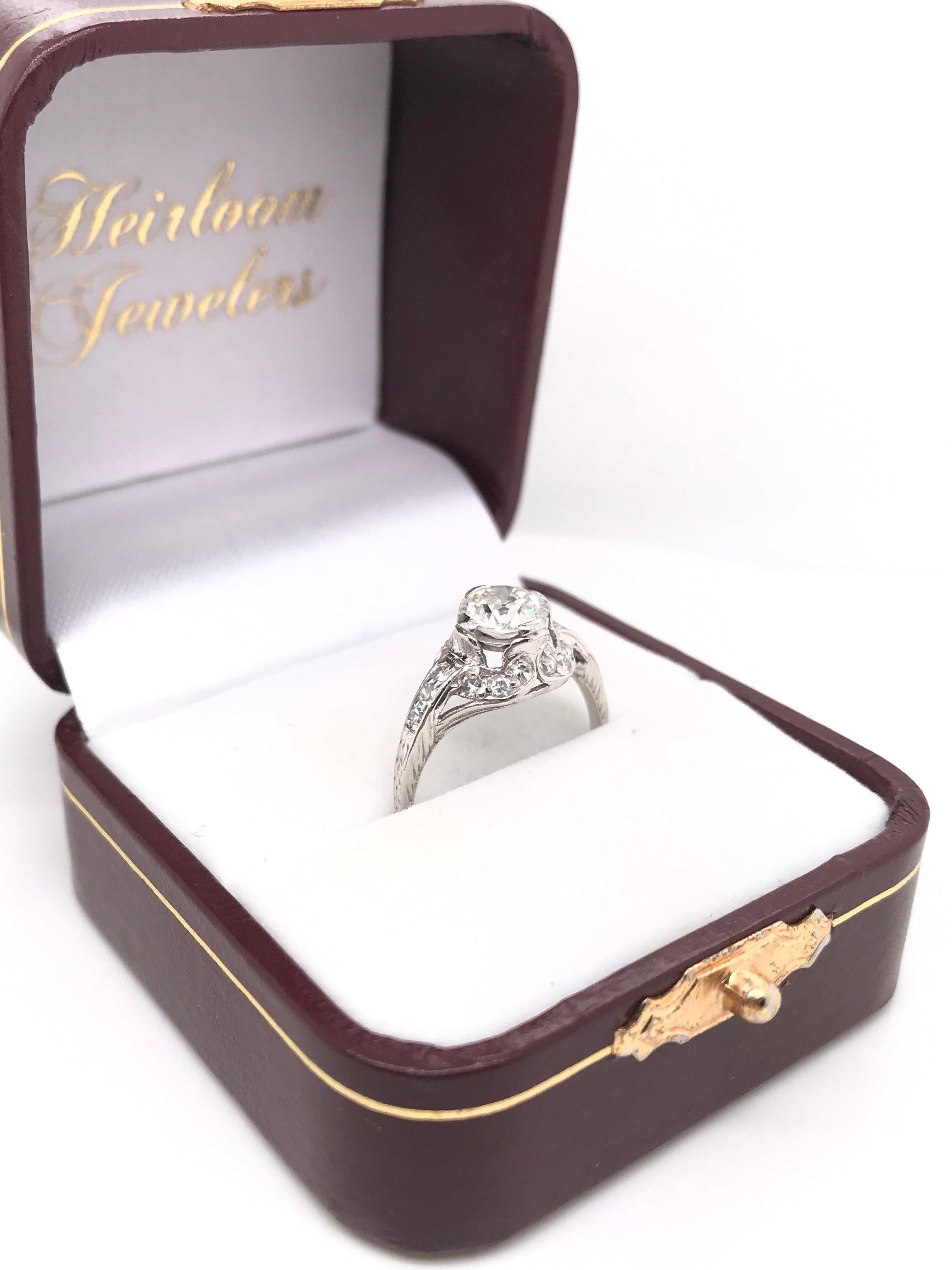 Antique Edwardian 0.90 Carat Diamond and Platinum Filigree Ring For Sale 5