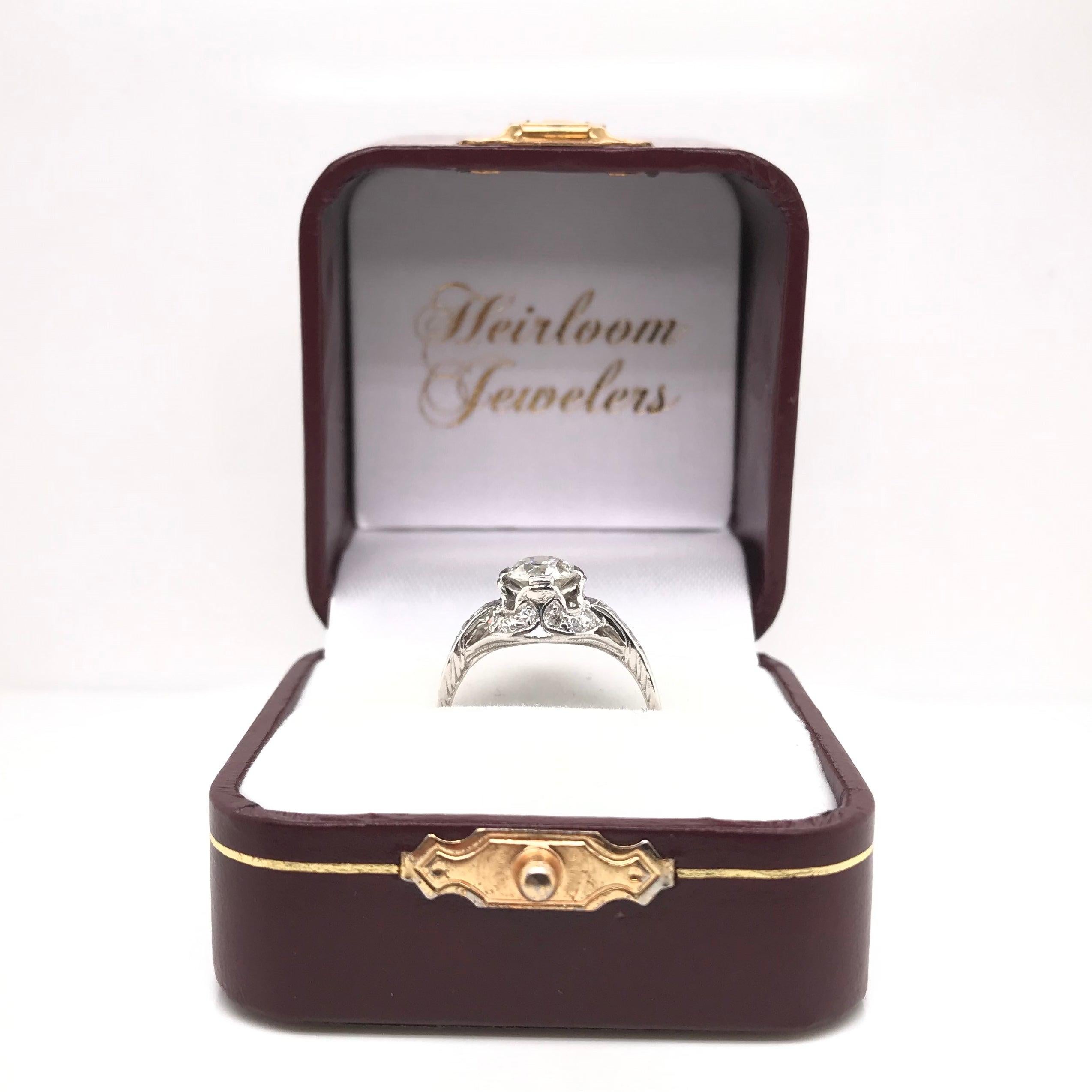 Antique Edwardian 0.90 Carat Diamond and Platinum Filigree Ring For Sale 7