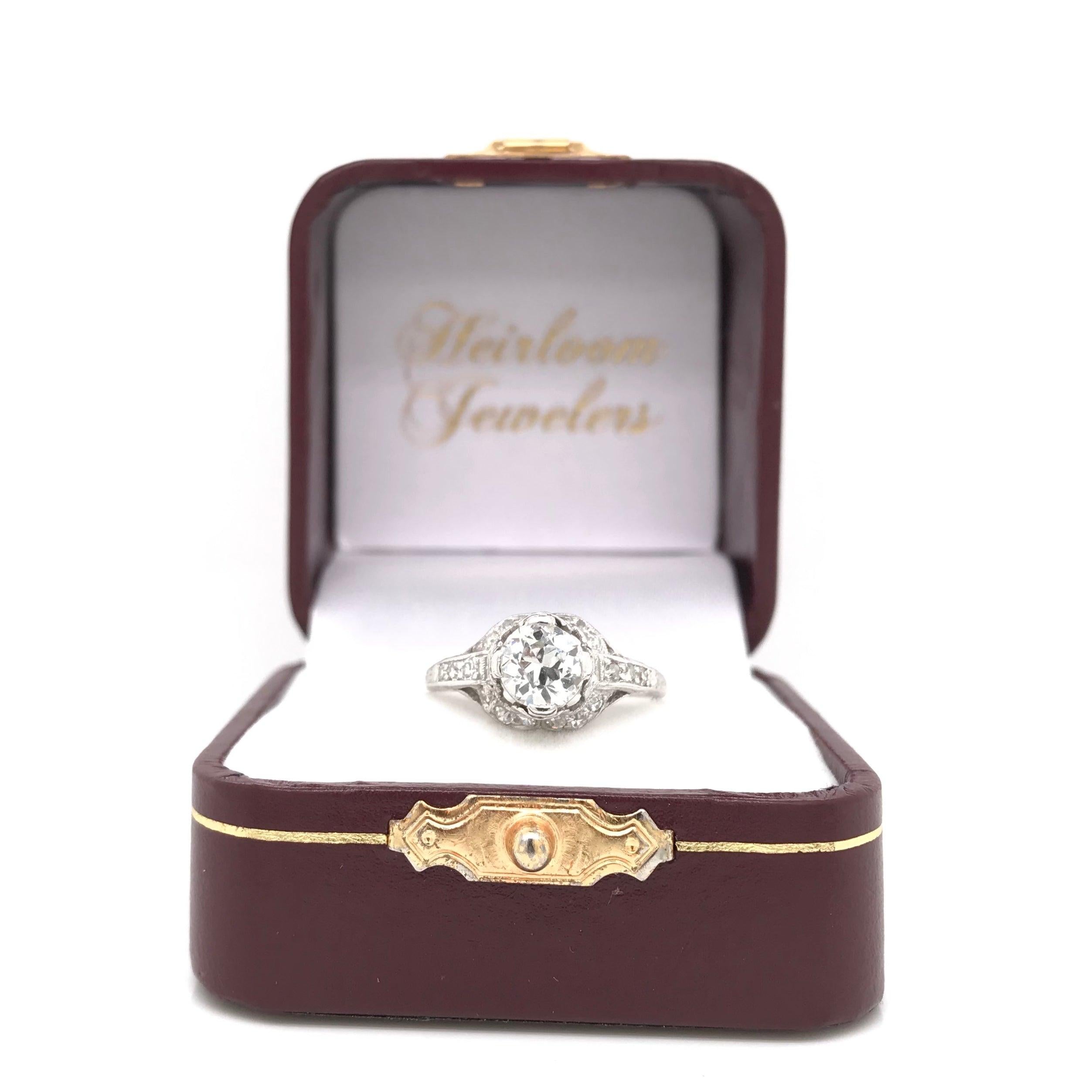 Antique Edwardian 0.90 Carat Diamond and Platinum Filigree Ring For Sale 9