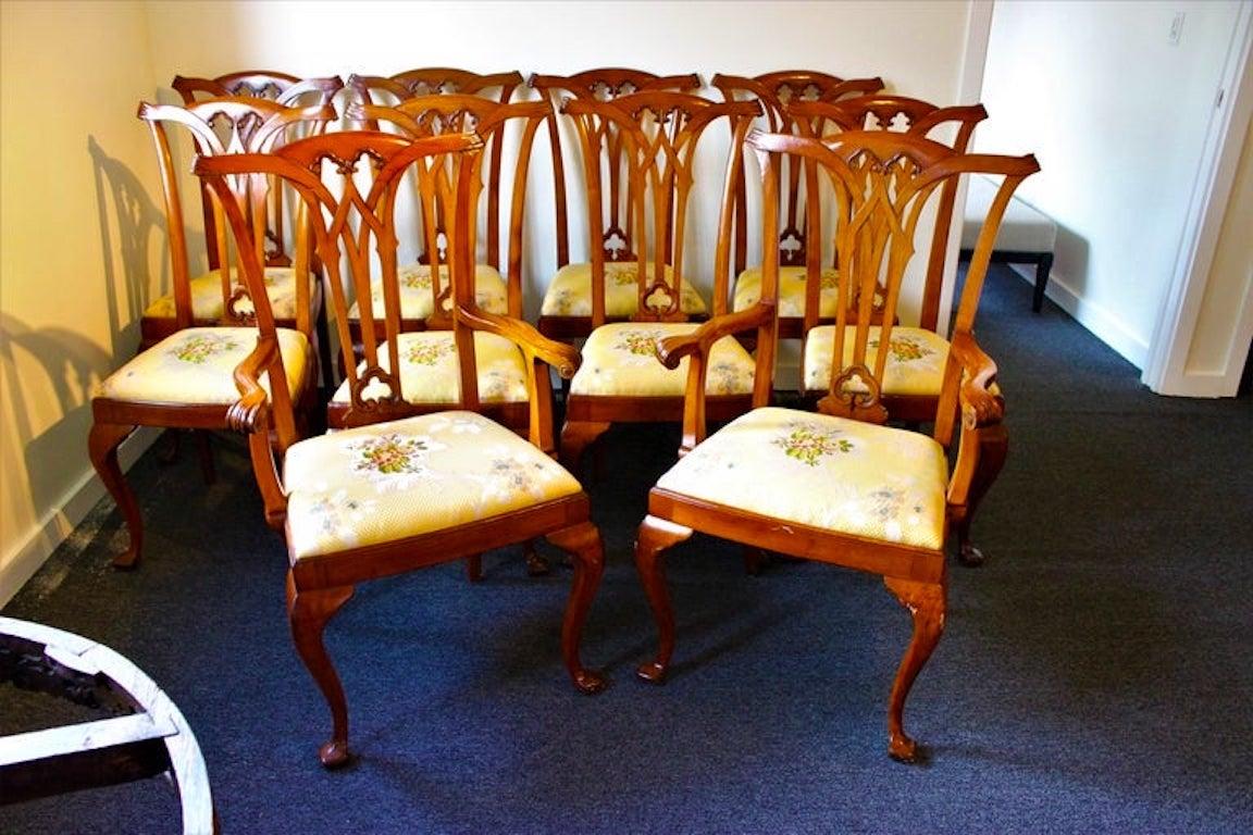 Antique Edwardian 10-chair dining set Mahogany Chippendale Gothic Queen Anne details Yellow flowered upholstery - from a Palm Beach estate.

Two head-of-table armchairs and 8 side dining chairs. 
Armchair measures : 25 1/2