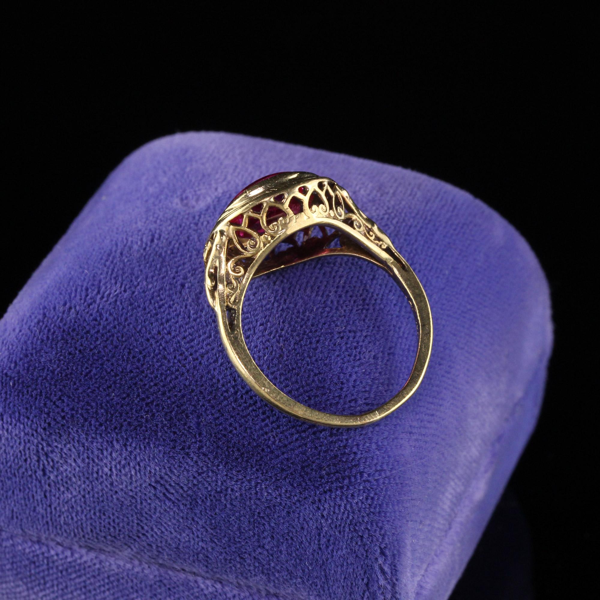 Antique Edwardian 10 Karat Yellow Gold Synthetic Stone Ring In Good Condition In Great Neck, NY