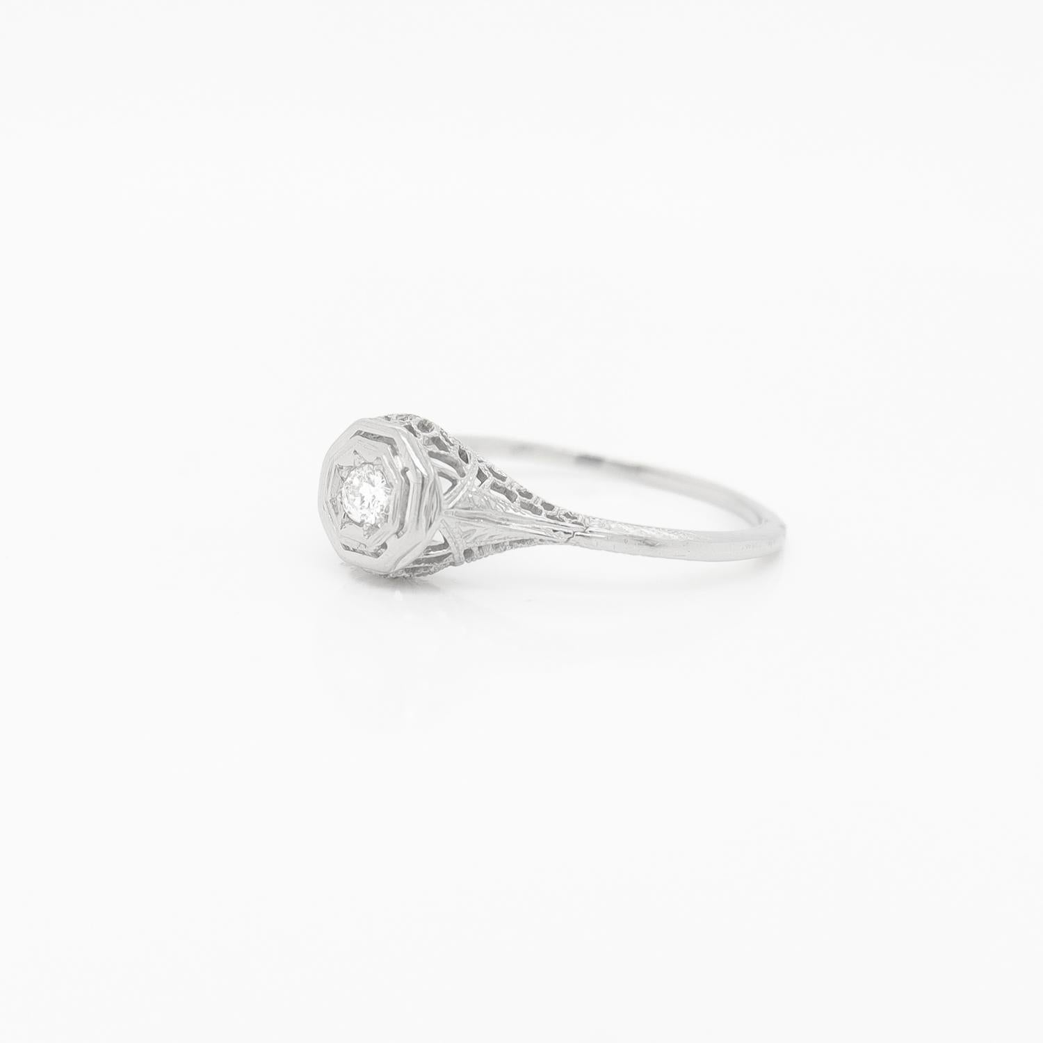 Women's Antique Edwardian 14K Filigree White Gold & Diamond Solitaire Engagement Ring For Sale