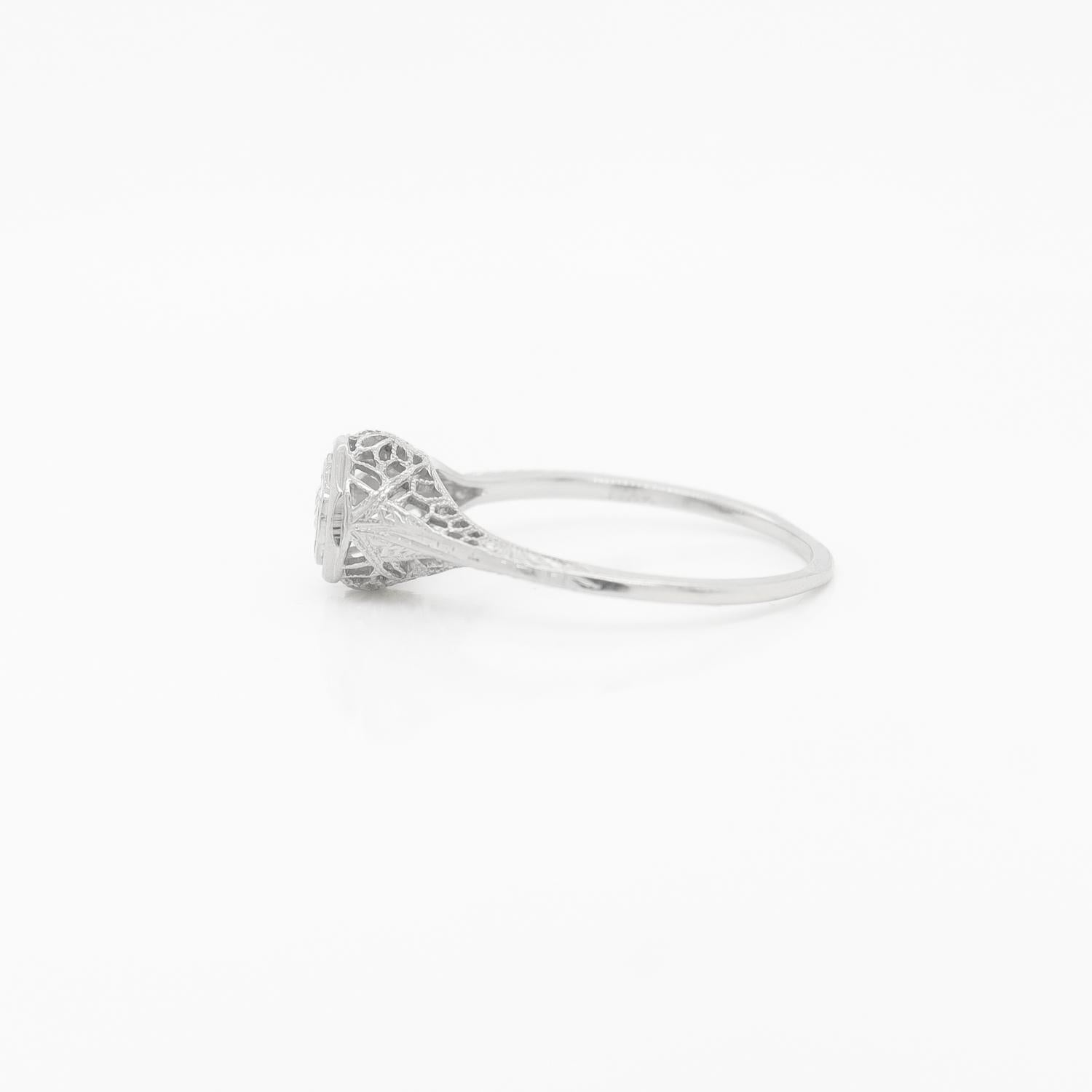 Antique Edwardian 14K Filigree White Gold & Diamond Solitaire Engagement Ring For Sale 1