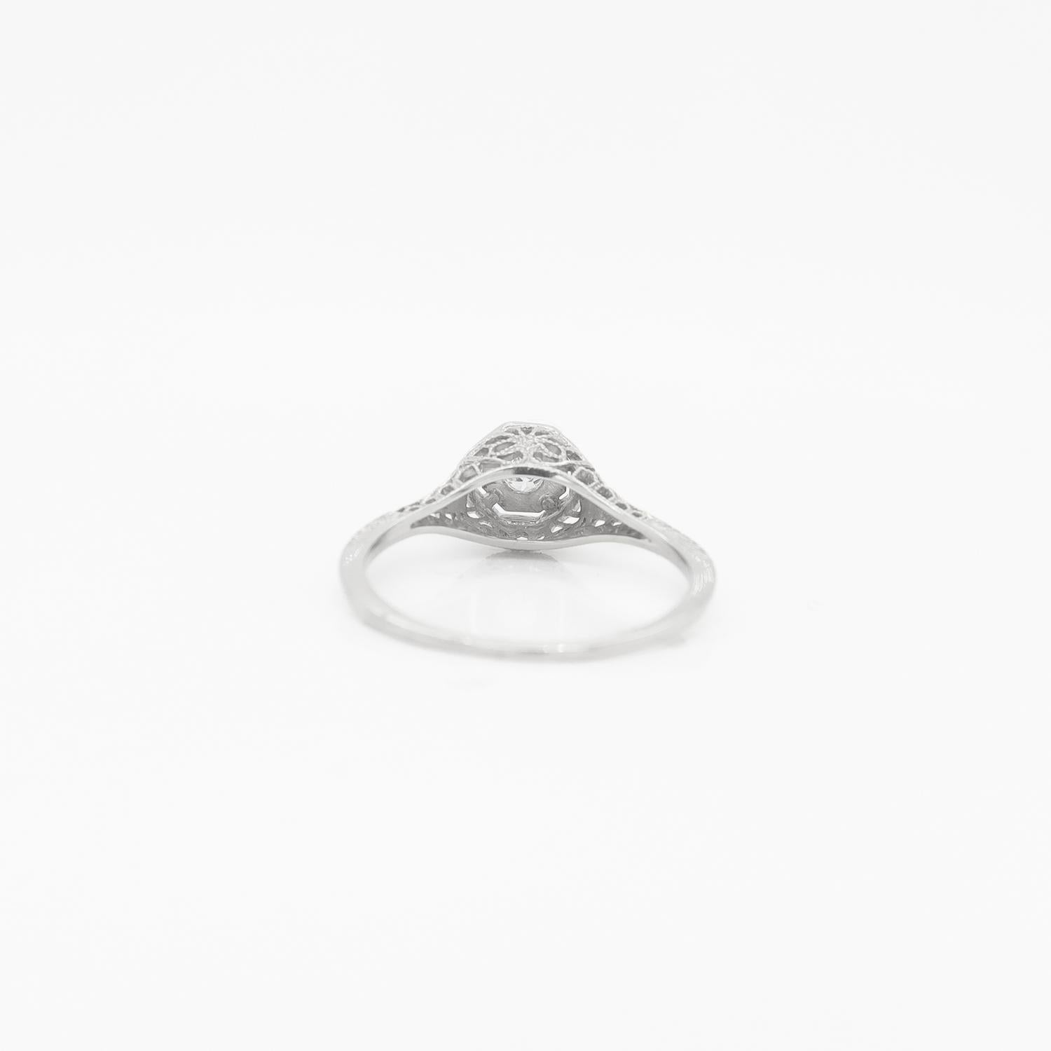 Antique Edwardian 14K Filigree White Gold & Diamond Solitaire Engagement Ring For Sale 2