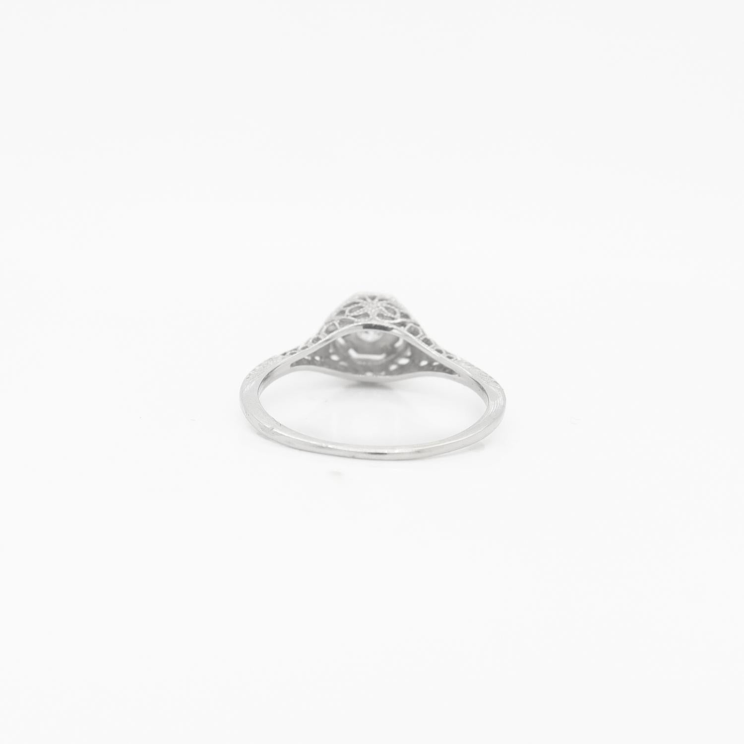 Antique Edwardian 14K Filigree White Gold & Diamond Solitaire Engagement Ring For Sale 3