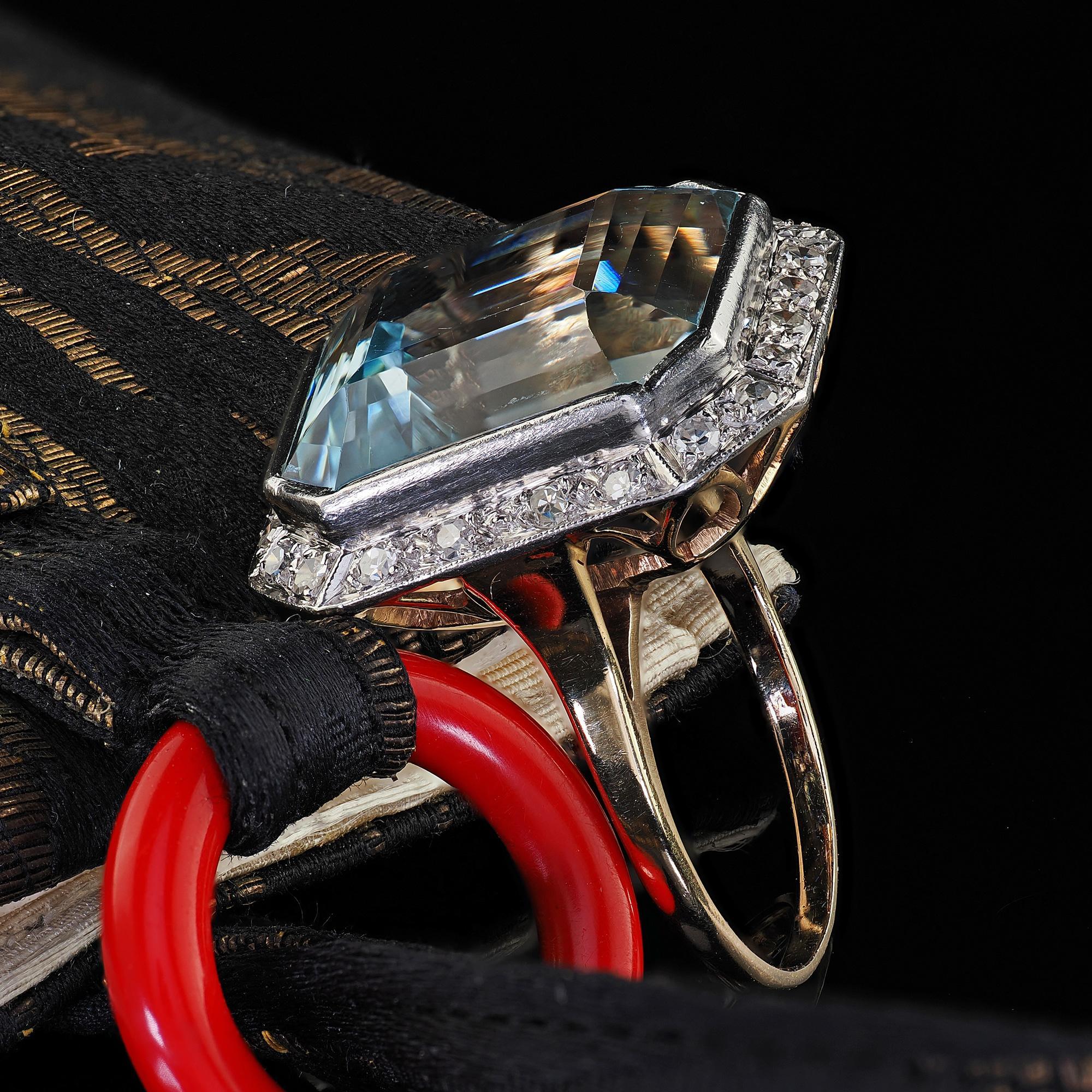 Antiguo anillo de cóctel eduardiano de oro de 14 quilates y platino con aguamarina y diamantes Eduardiano en venta