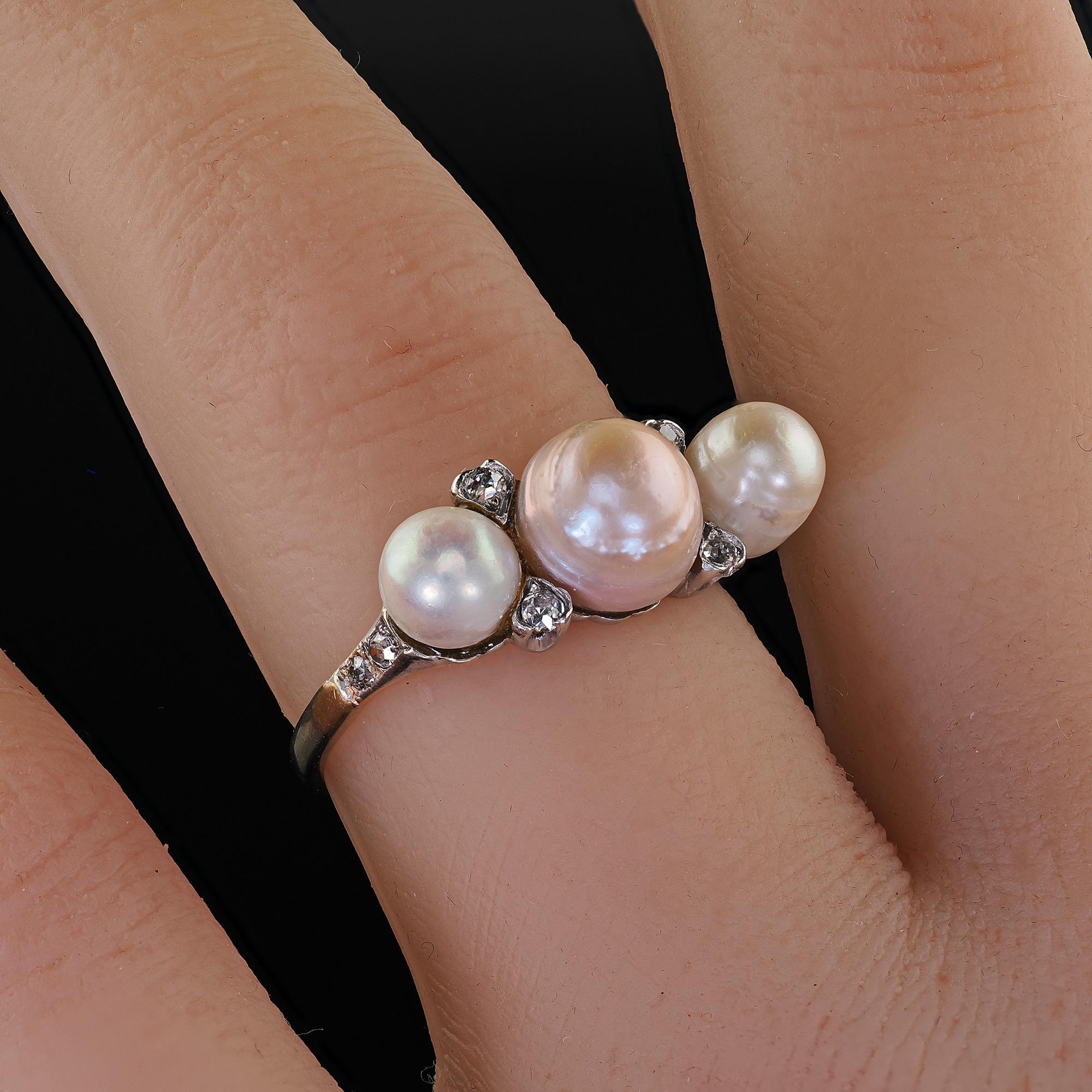 Anello antico edoardiano in oro 14K e platino con perle naturali e diamanti in vendita 3