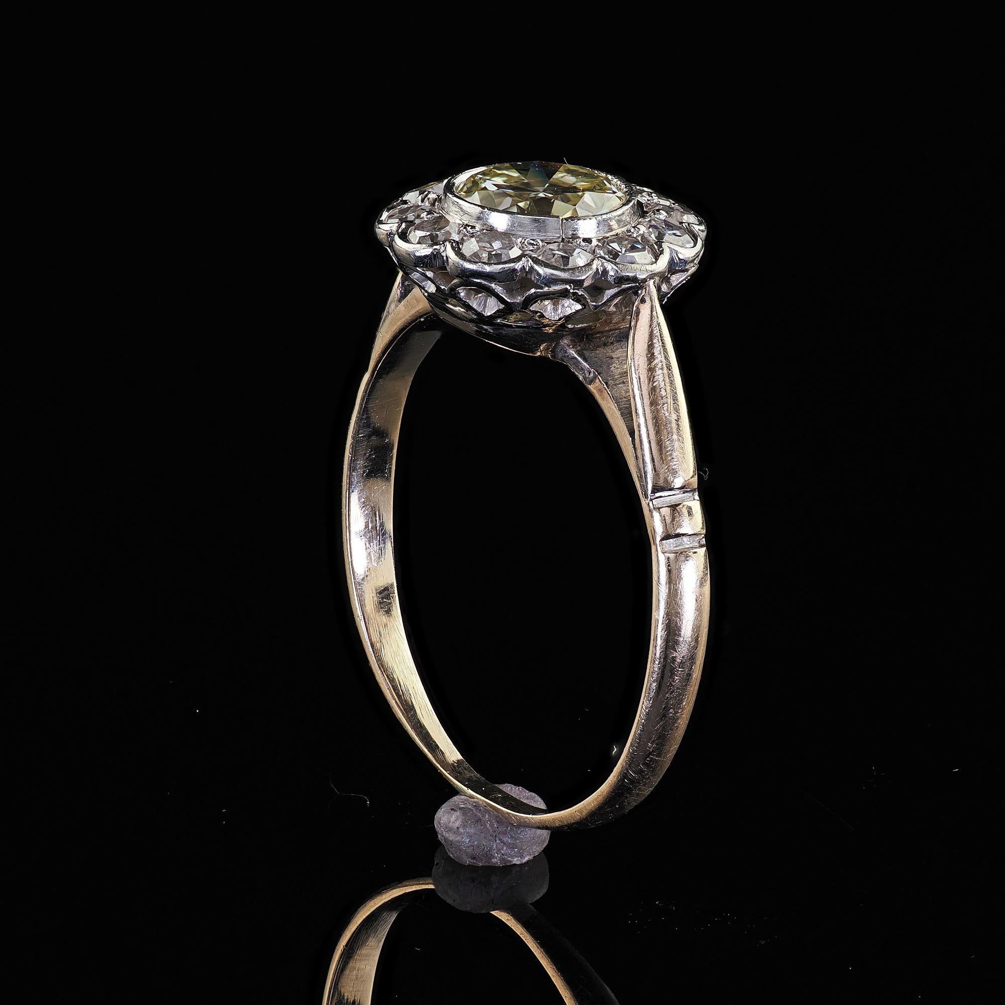 Bague de fiançailles édouardienne ancienne en or 14 carats et platine avec diamant européen ancien en vente 3