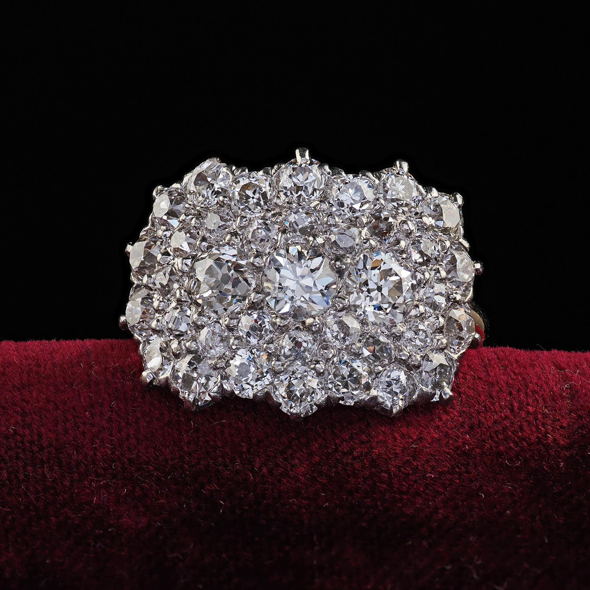 Magnifique bague ancienne Edwardienne en or 14K et platine avec diamant européen. Cette étonnante bague ancienne de style édouardien à diamants de taille européenne est réalisée en or jaune 14k et en platine. Cette bague présente des diamants de