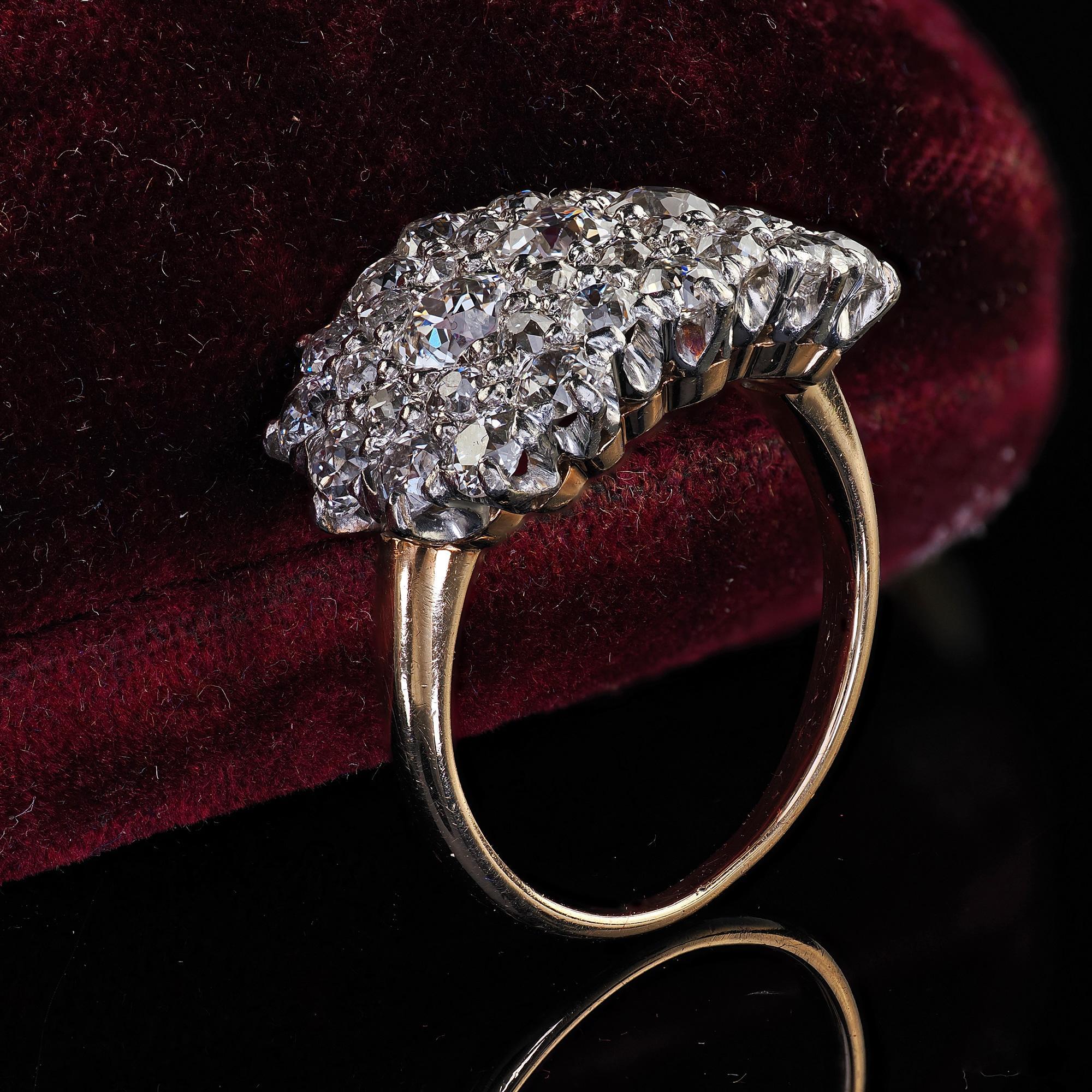 Édouardien Bague édouardienne ancienne en or 14 carats et platine à larges grappes de diamants européens anciens en vente