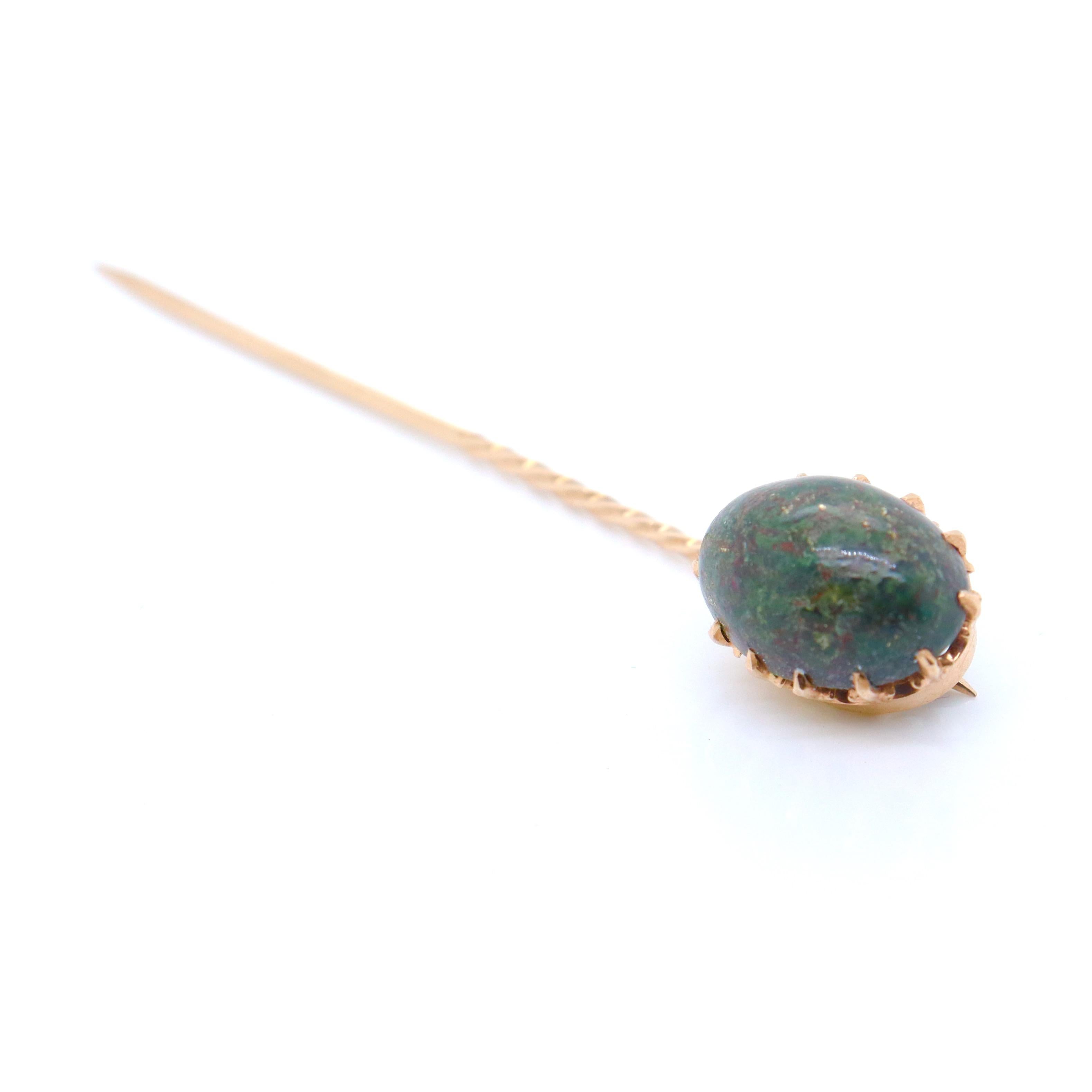 Women's or Men's Antique Edwardian 14k Gold and Bloodstone Cabochon Stick Pin For Sale
