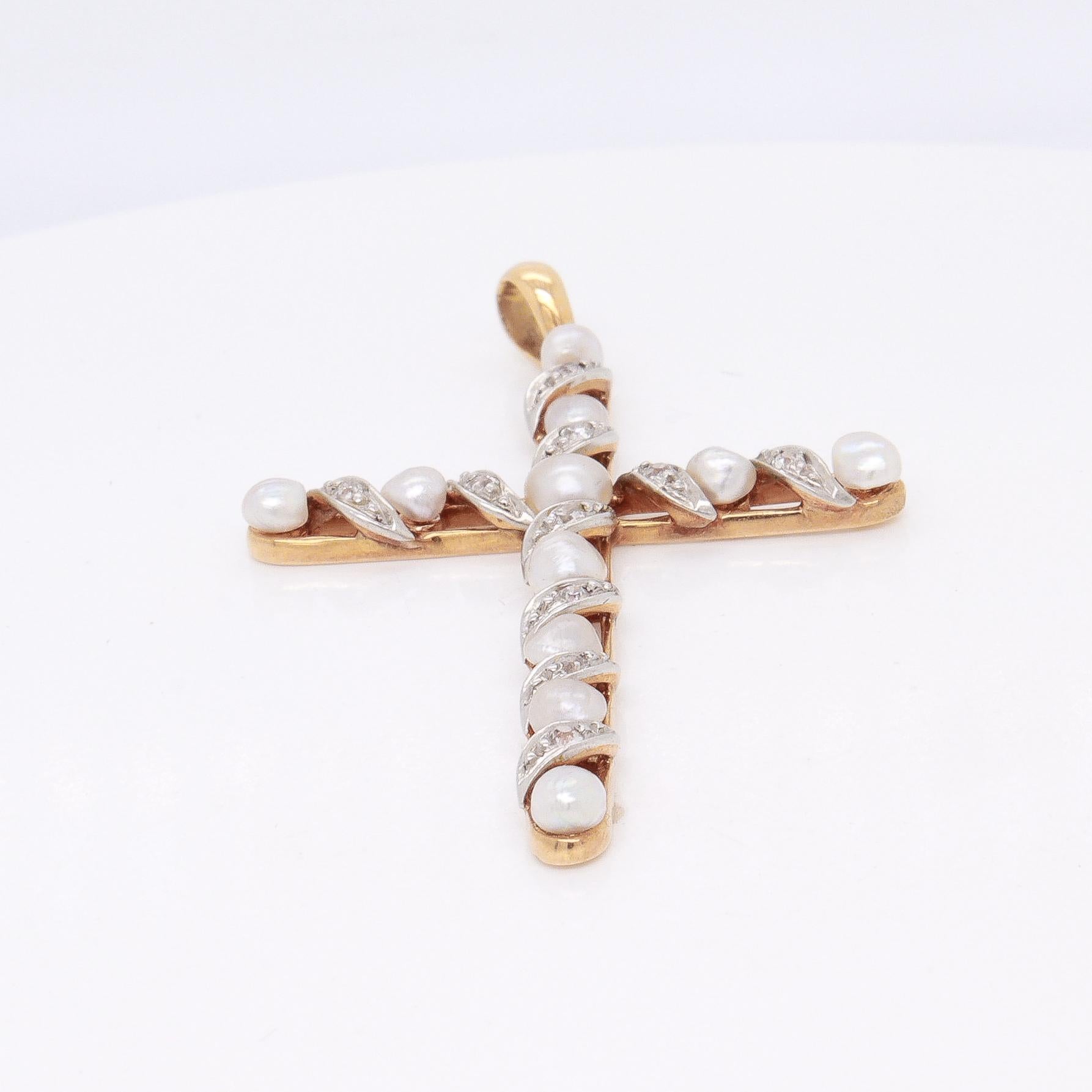 Pendentif croix en or 14K, diamants et perles baroques de style édouardien ancien en vente 4