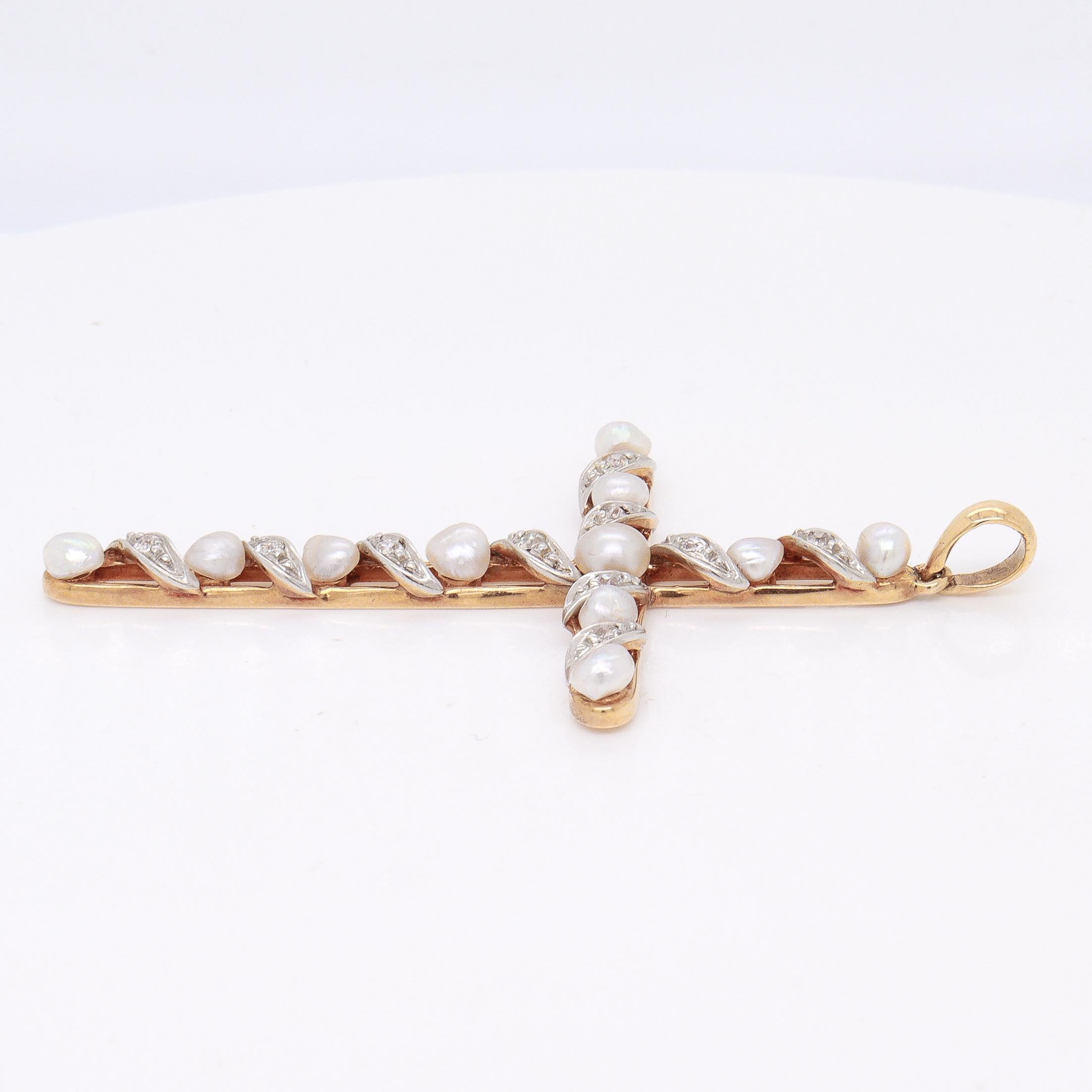 Pendentif croix en or 14K, diamants et perles baroques de style édouardien ancien en vente 5