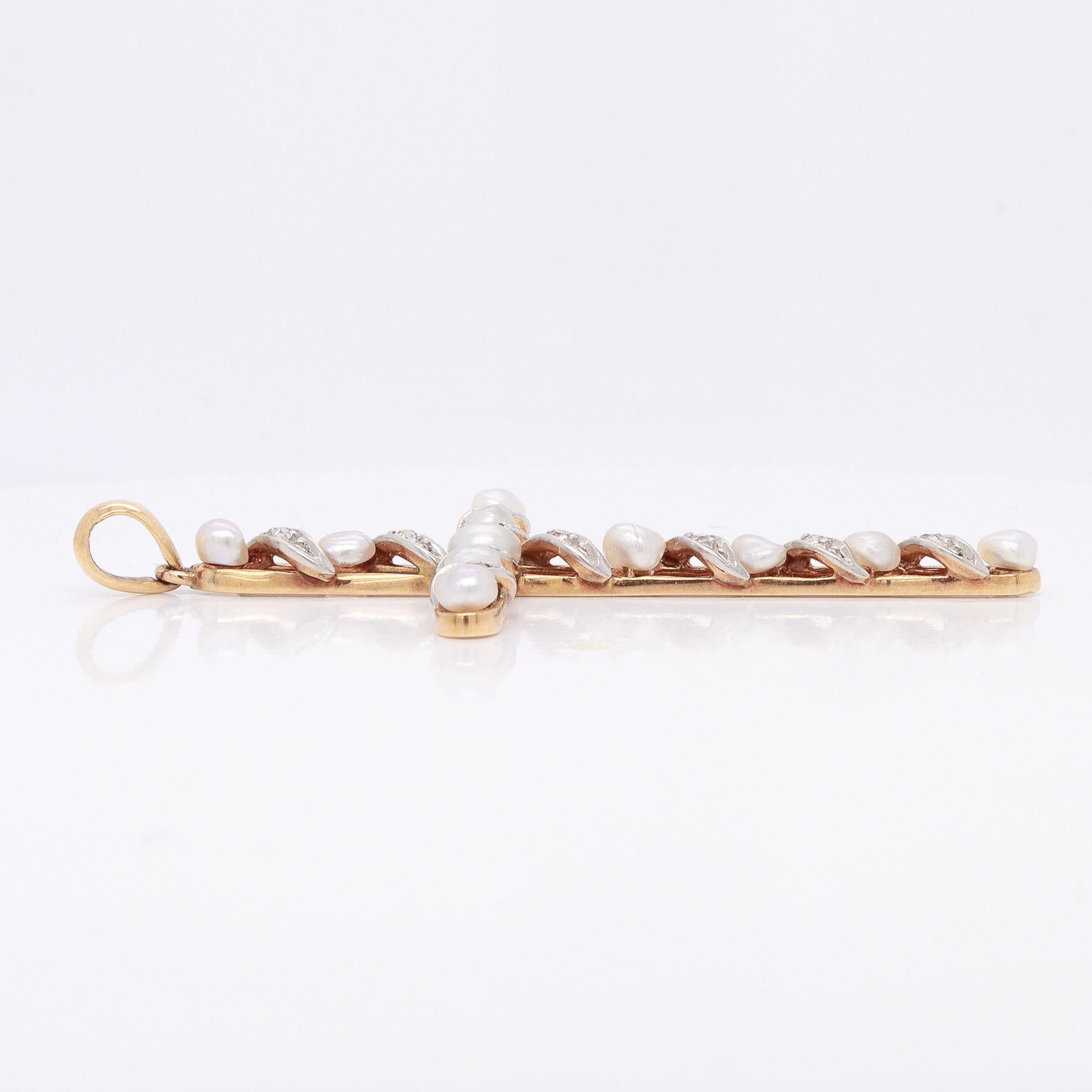 Pendentif croix en or 14K, diamants et perles baroques de style édouardien ancien en vente 3