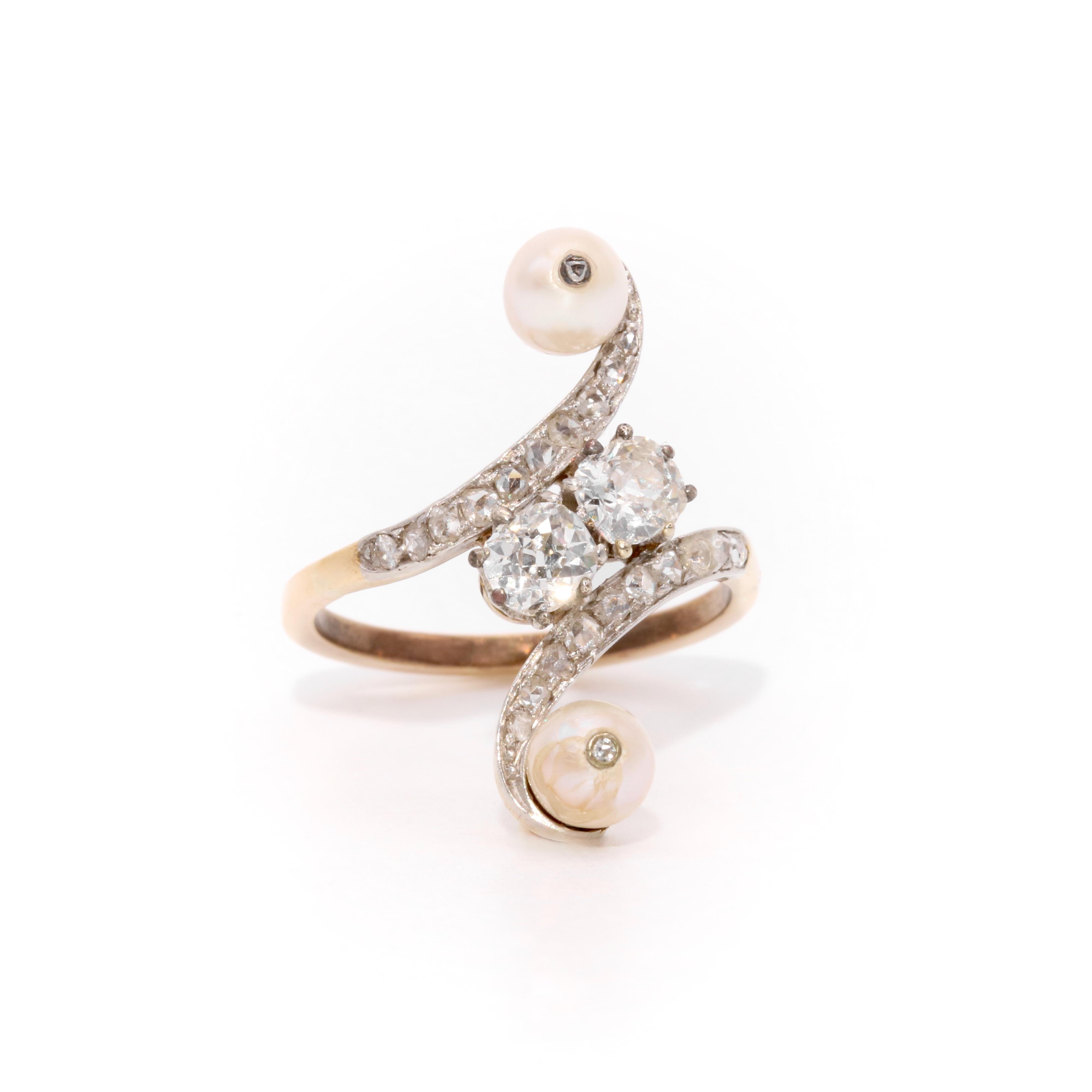 Antiguo anillo eduardiano de oro de 14 quilates y platino con diamante talla antigua y perla de 0,81 quilates Belle Époque en venta