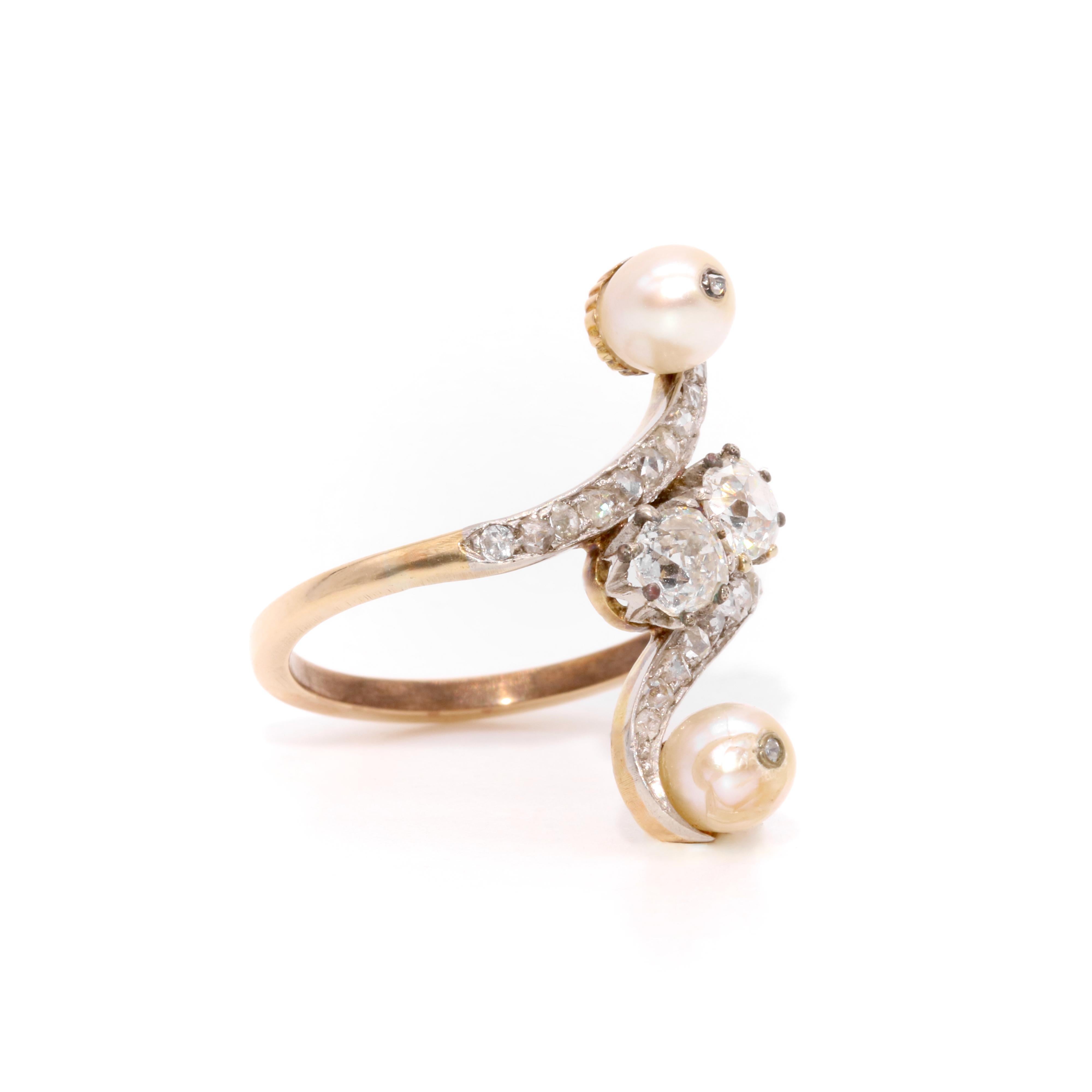 Antiguo anillo eduardiano de oro de 14 quilates y platino con diamante talla antigua y perla de 0,81 quilates Talla antigua en venta