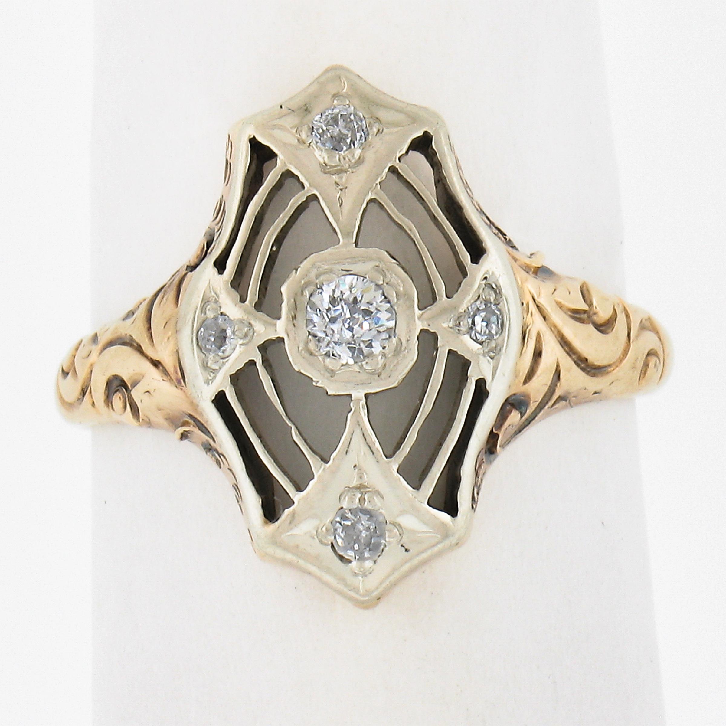 --Pierre(s) :...
(5) Diamant naturel véritable - taille ancienne européenne et ancienne mine - serti clos - beaux diamants blancs
Poids total en carats :	0,10 (environ)

MATERIAL : Or jaune 14K massif avec dessus en or blanc
Poids : 2,6