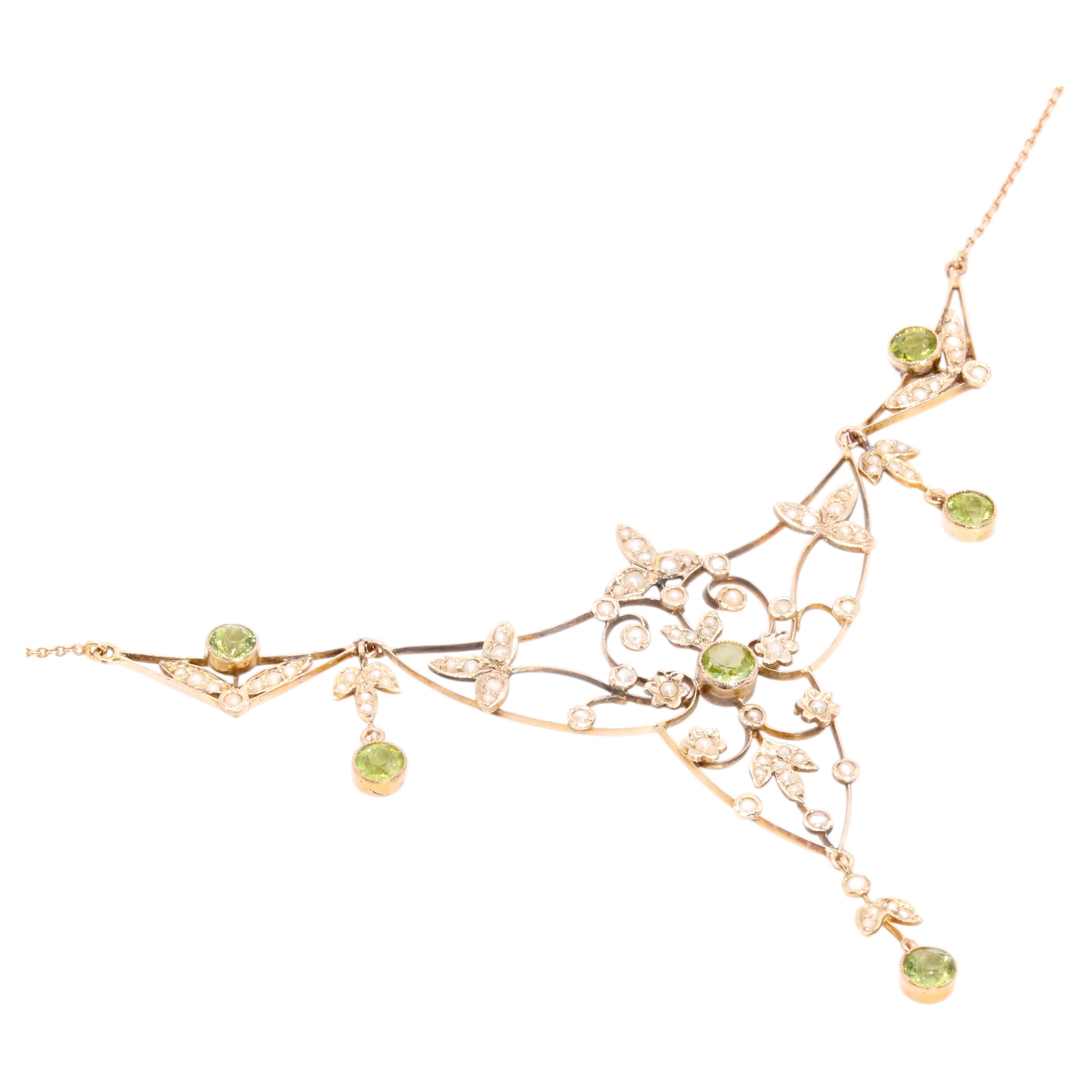 Collana floreale in oro giallo 14 carati con peridoto e perle, in stile edoardiano
