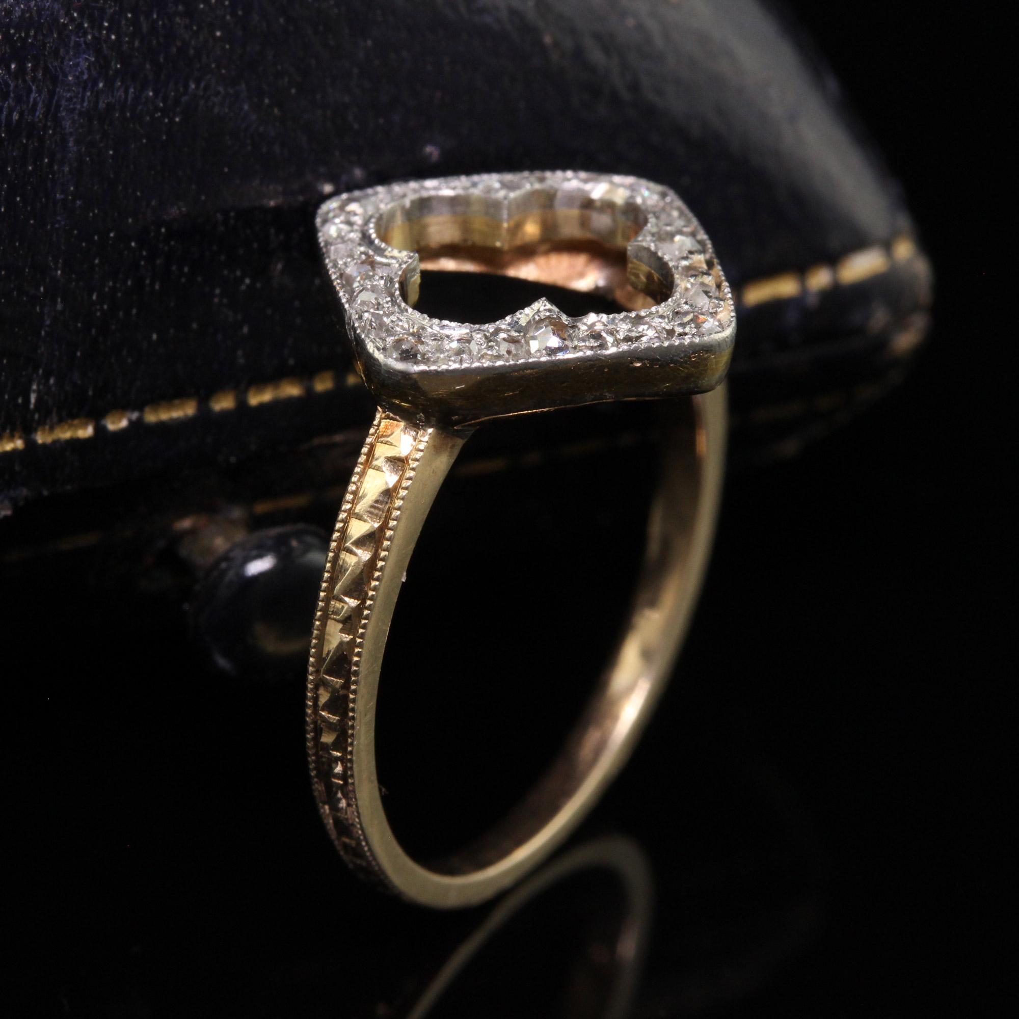 Antique Edwardian 14K Yellow Gold Platinum Top Rose Cut Diamond Clover Ring In Good Condition For Sale In Great Neck, NY