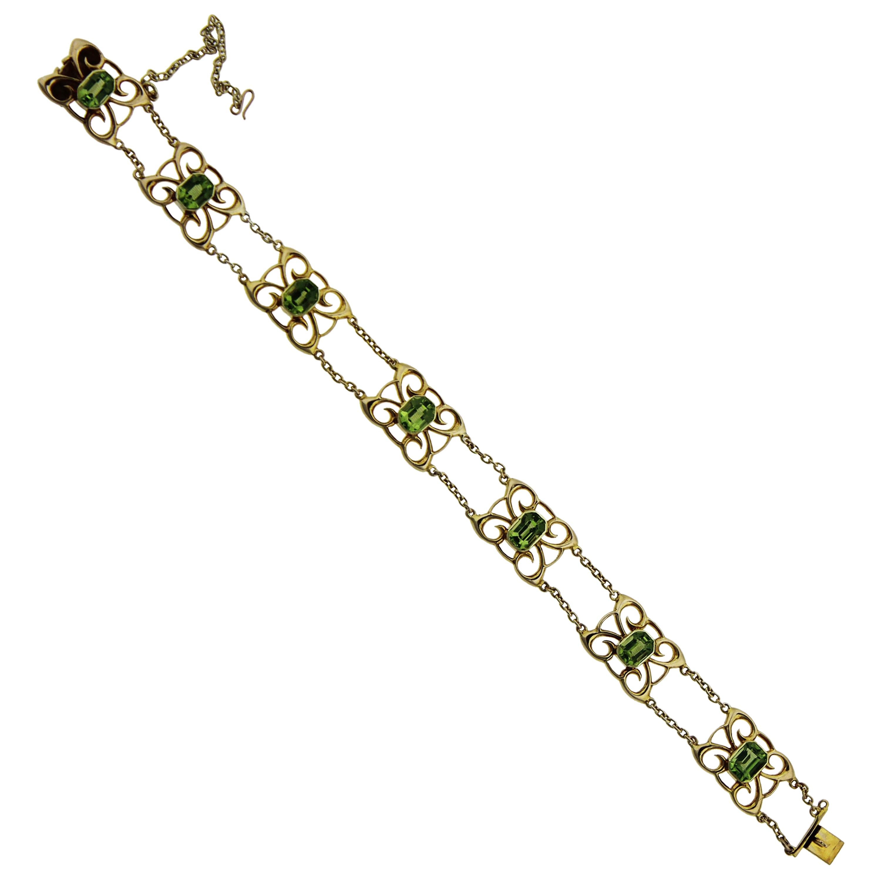 Antique Edwardian 15 Carat Yellow Gold Peridot Bracelet in European Design