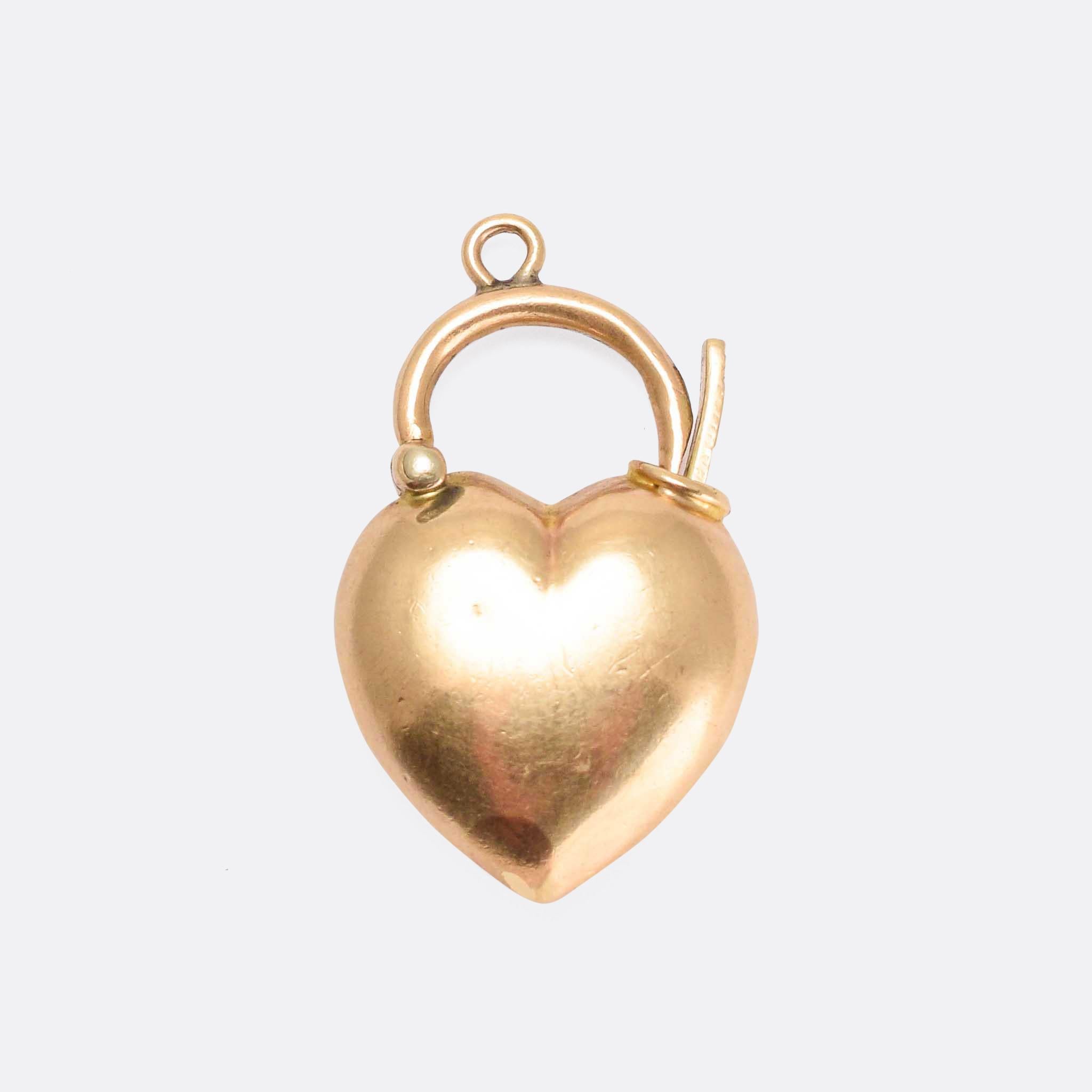Antique Edwardian 15 Karat Gold Puffed Heart Padlock Pendant In Good Condition In Sale, Cheshire