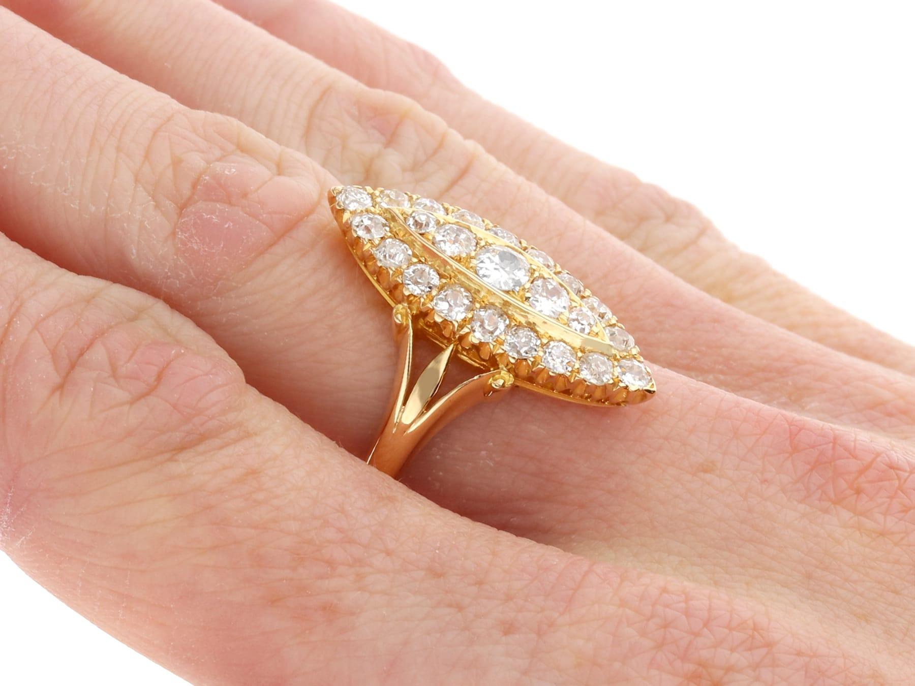 Bague ancienne Edwardienne 1.55Ct Diamant et or jaune 18k Marquise (1903) en vente 4