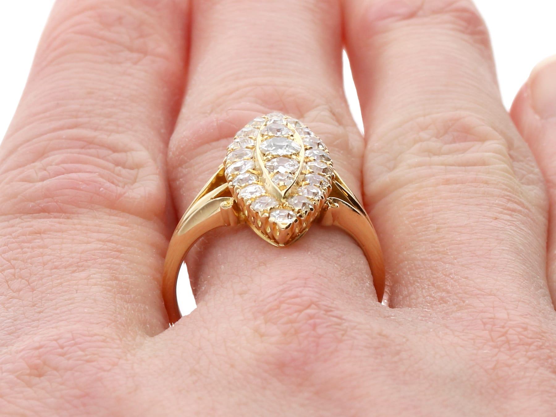 Bague ancienne Edwardienne 1.55Ct Diamant et or jaune 18k Marquise (1903) en vente 5