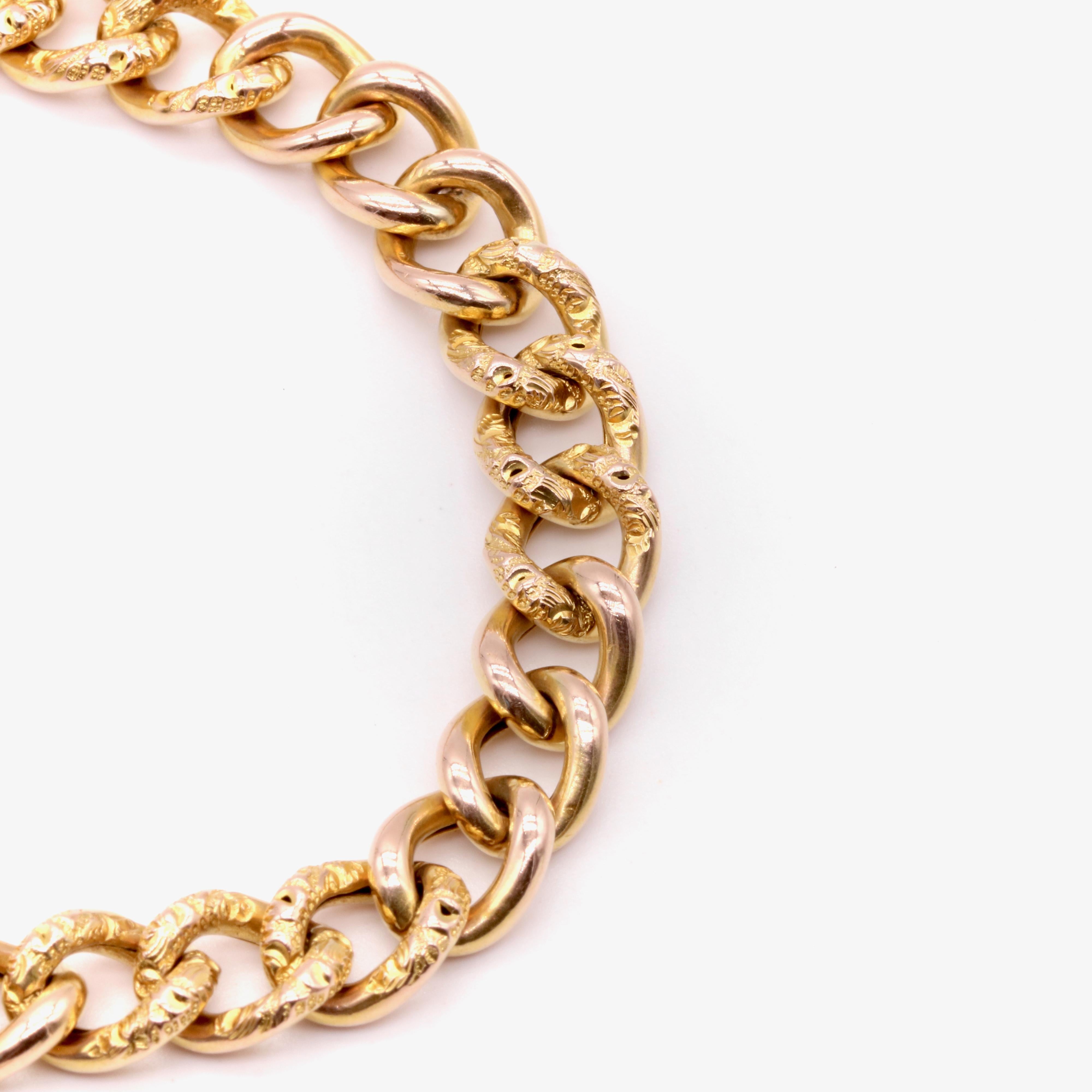 Antique Edwardian 15.6g 9K Gold Curb Chased Link Bracelet with Heart Padlock For Sale 5
