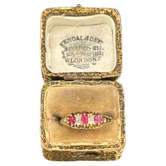 Bague ancienne édouardienne en or 15ct avec rubis et diamants, estampillée 15ct, circa 1910