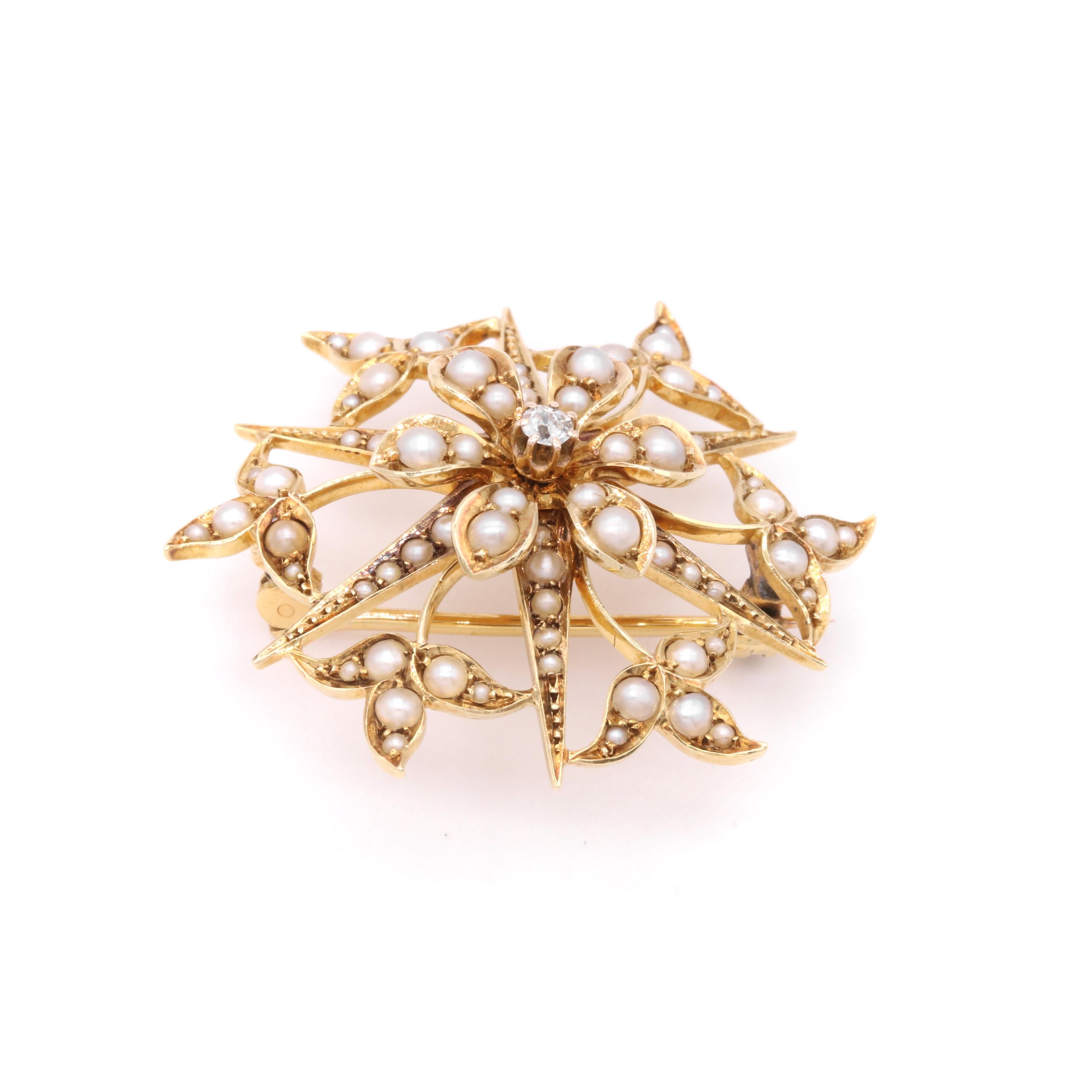 Antique Edwardian 15K Gold Pearl and Diamond Floral Star Brooch and Pendant In Good Condition For Sale In Staines-Upon-Thames, GB