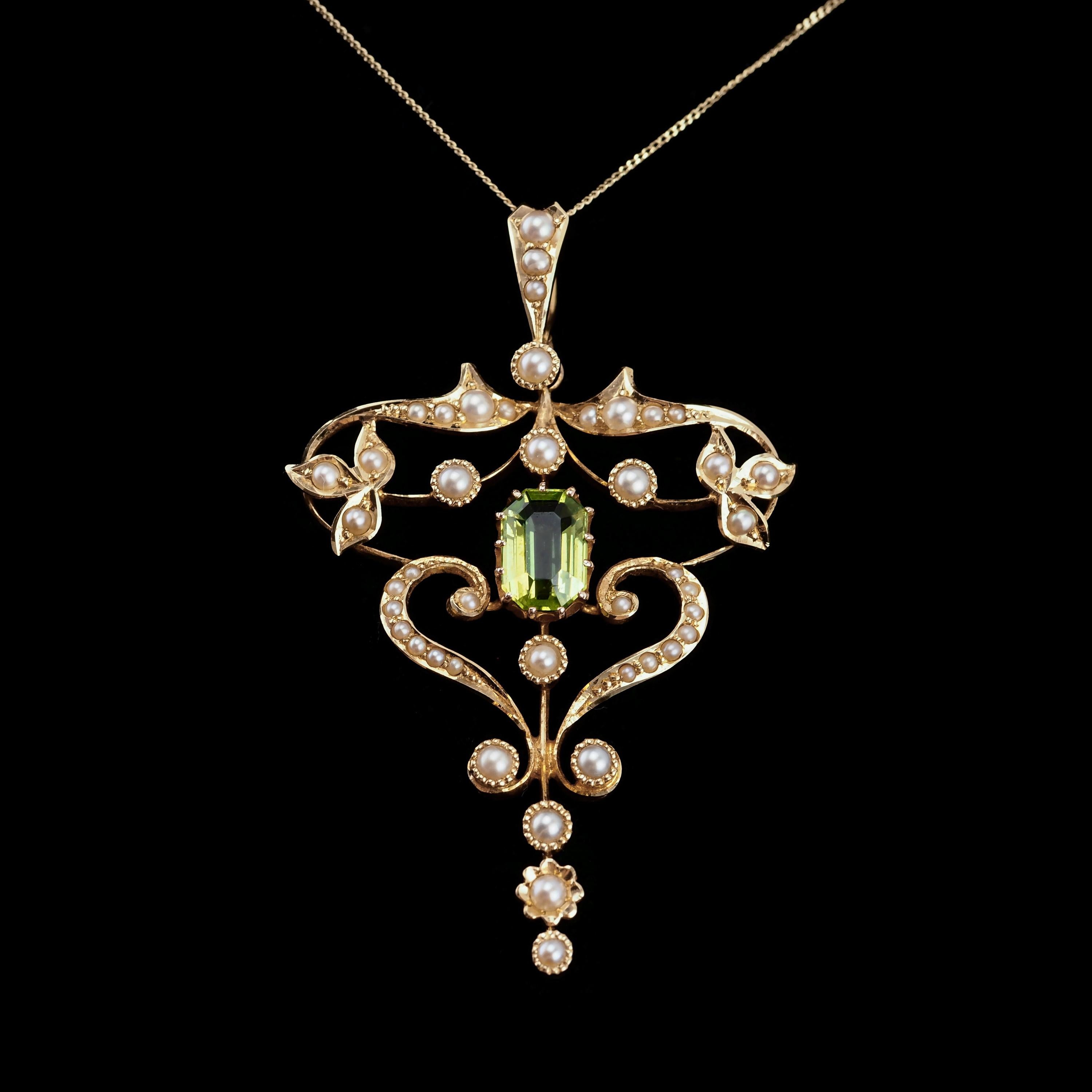 Antique Edwardian 15K Gold Peridot & Pearl Necklace/Pendant - c.1910 2