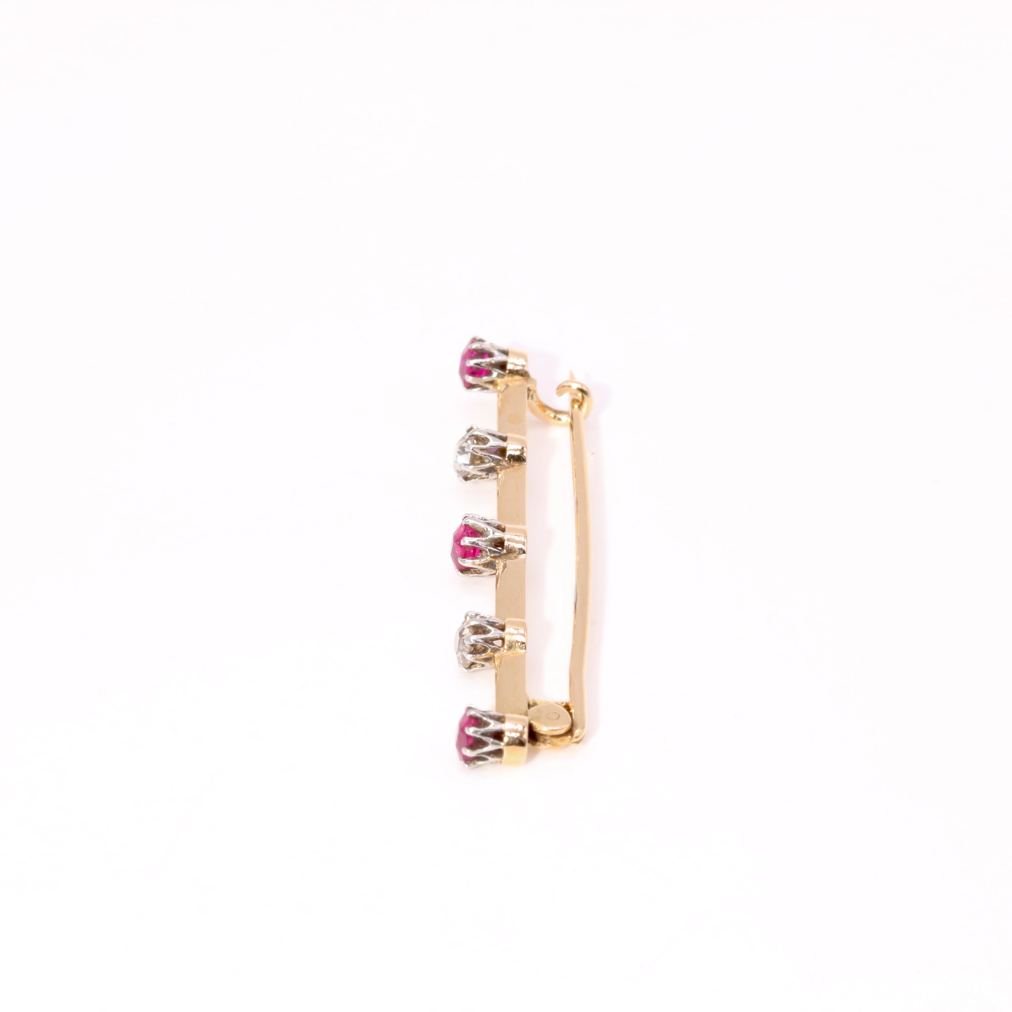Women's or Men's Antique Edwardian 15K Gold & Platinum 0.57tgw Ruby and Old Cut Diamond Brooch For Sale