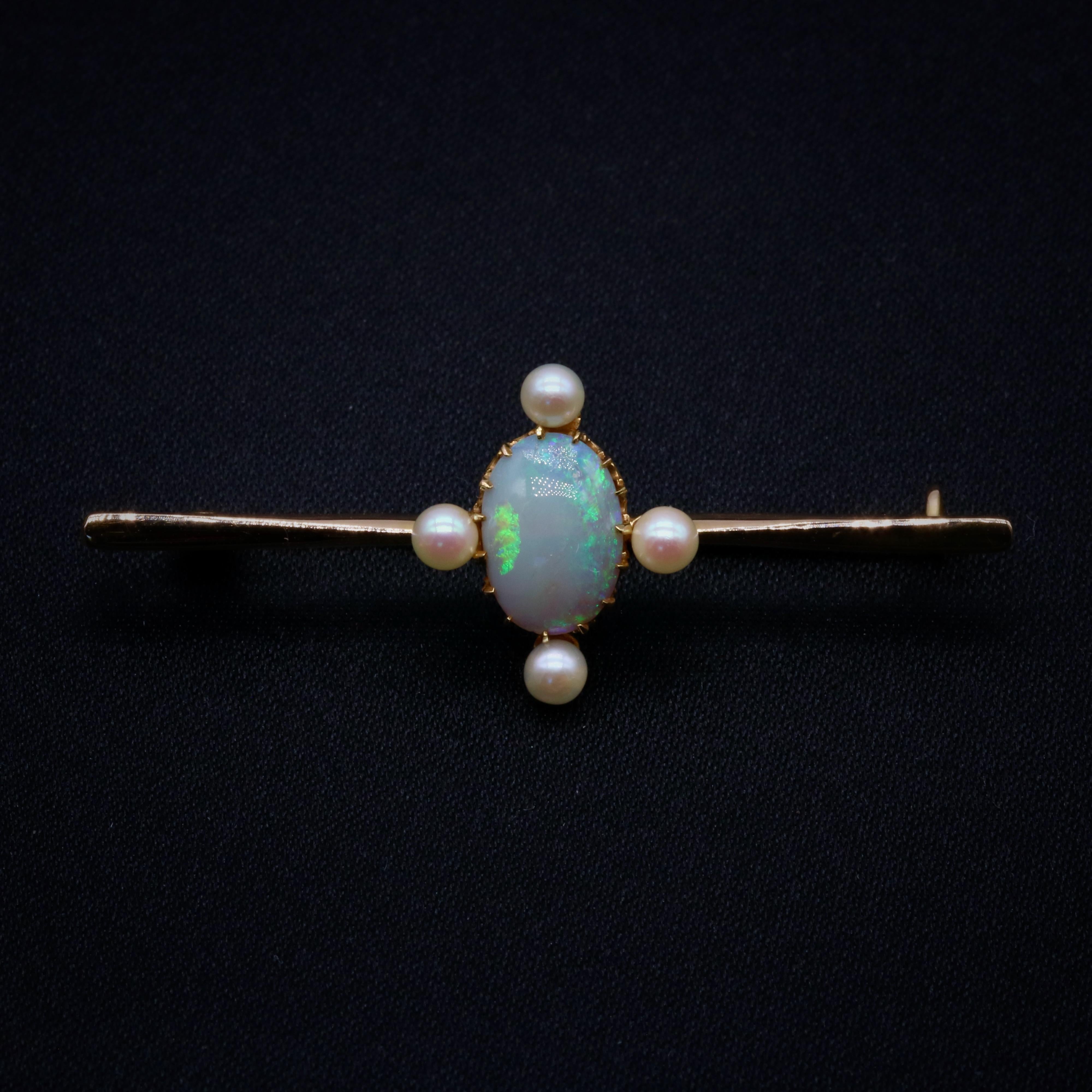 Antique Edwardian 15K Yellow Gold Cabochon Opal and Pearl Bar Brooch For Sale 1