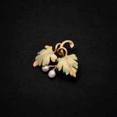 Antique Edwardian 15K Yellow Gold Enamel and Pearl Acanthus Leaf Brooch