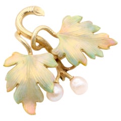 Antique Edwardian 15K Yellow Gold Enamel and Pearl Acanthus Leaf Brooch