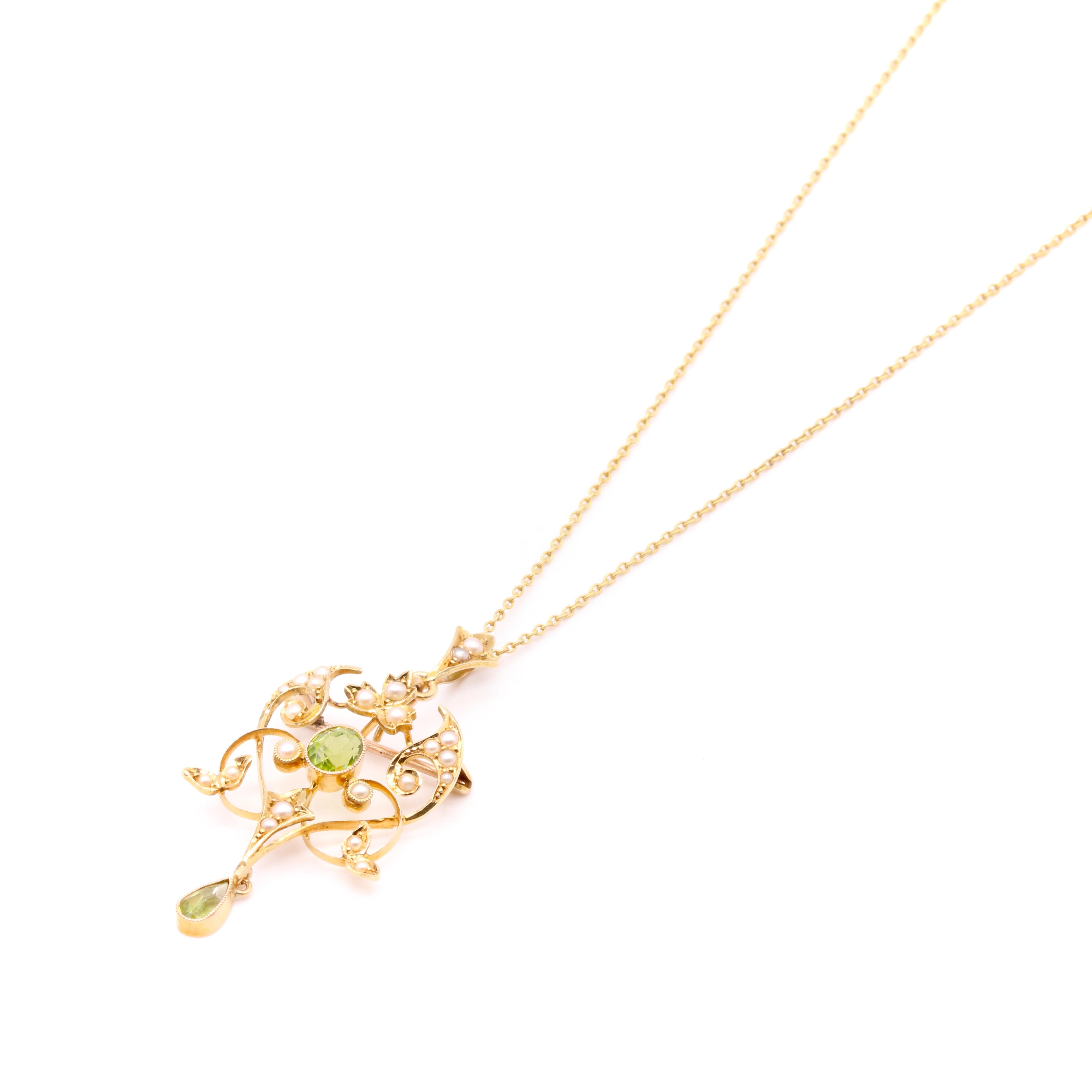 Antique Edwardian 15K Yellow Gold Peridot and Pearl Pendant and Brooch en venta 4
