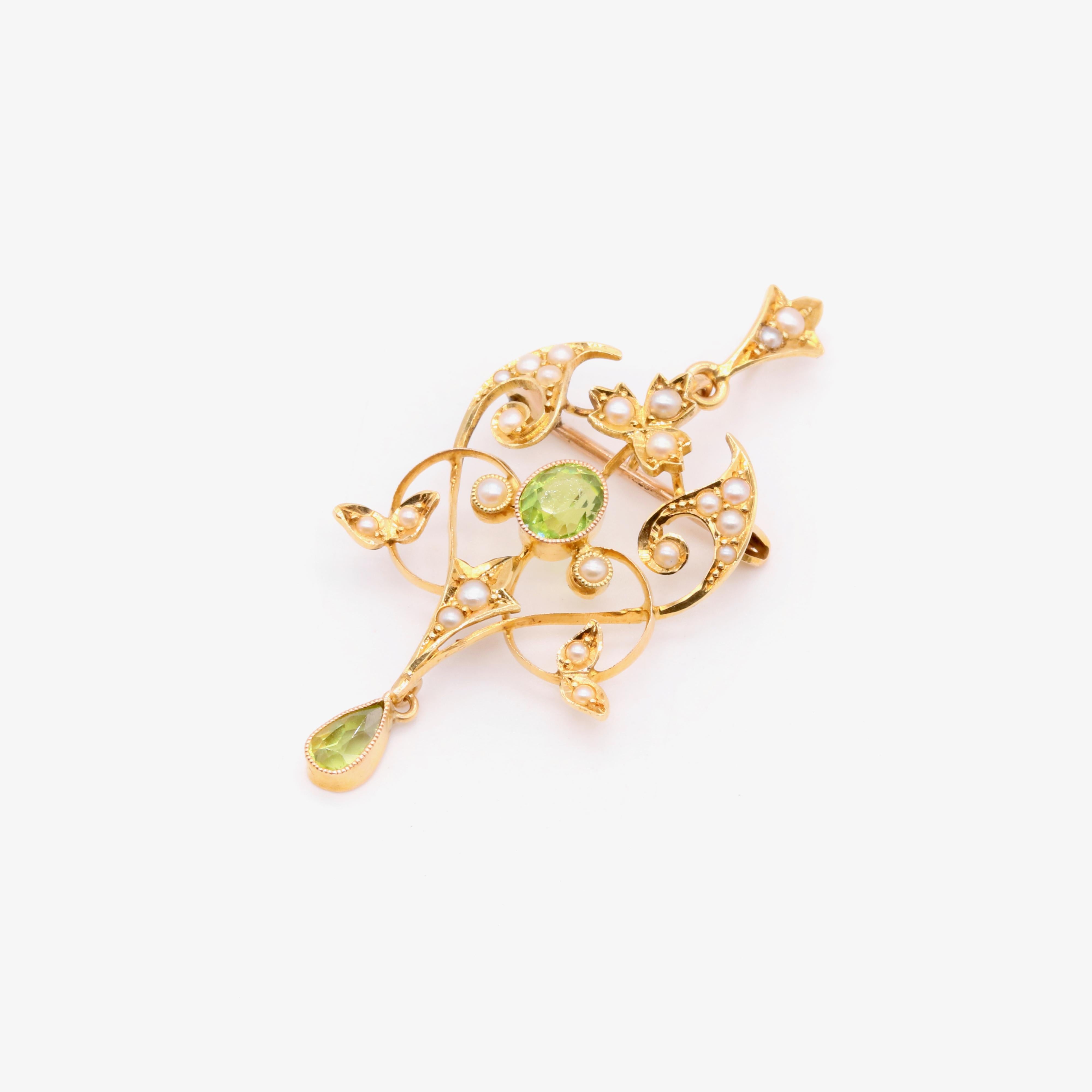 Antique Edwardian 15K Yellow Gold Peridot and Pearl Pendant and Brooch en Bueno estado para la venta en Staines-Upon-Thames, GB