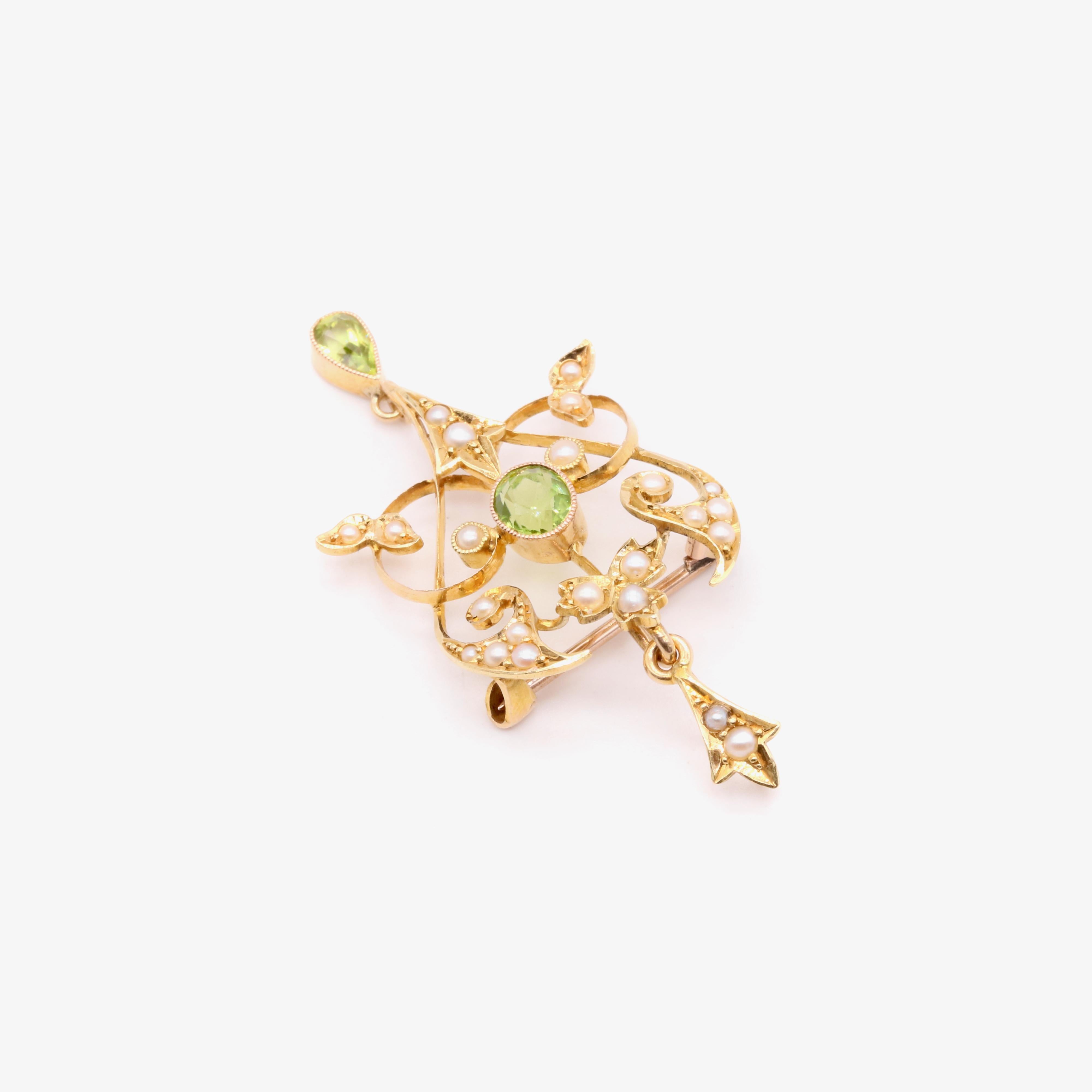 Antique Edwardian 15K Yellow Gold Peridot and Pearl Pendant and Brooch en venta 1