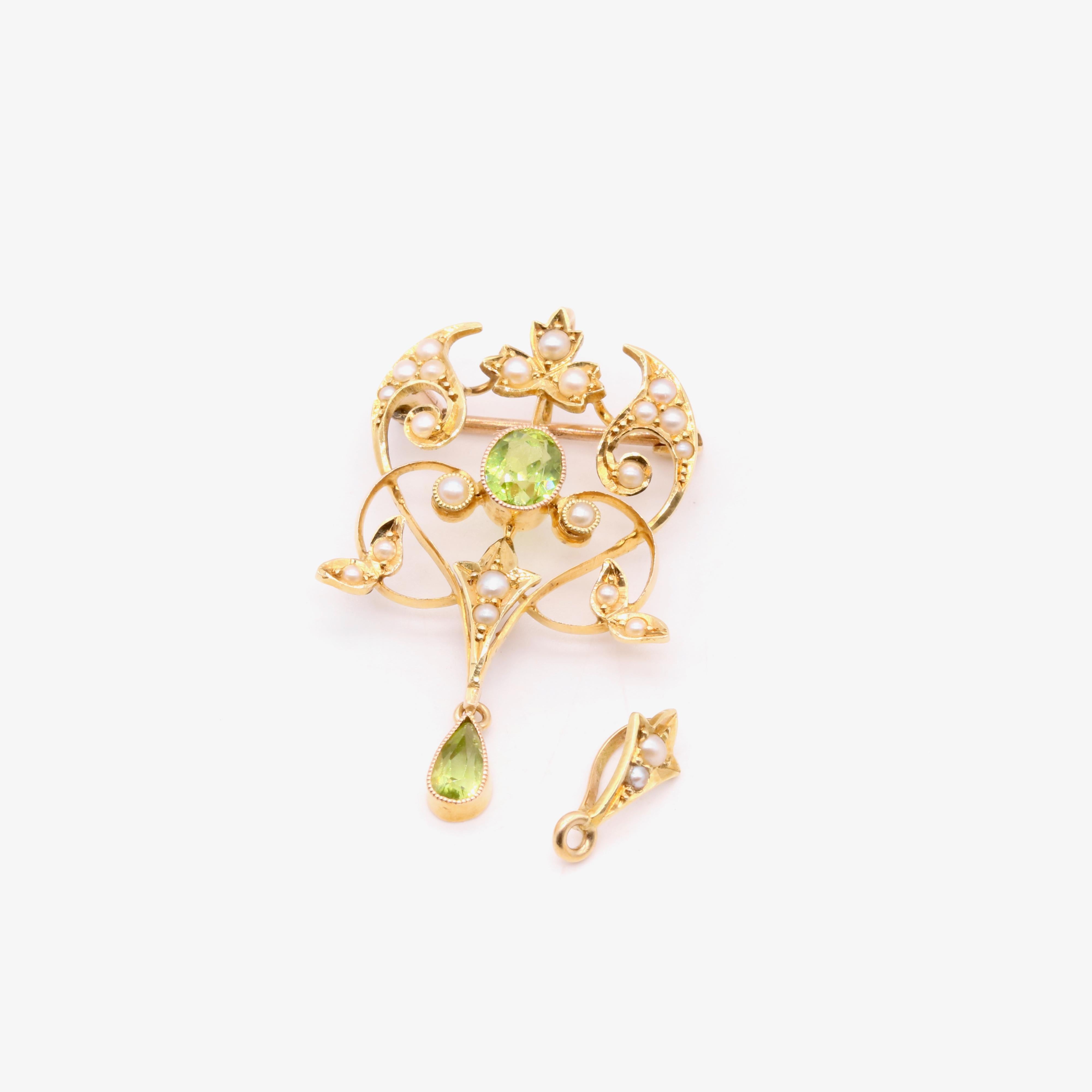Antique Edwardian 15K Yellow Gold Peridot and Pearl Pendant and Brooch en venta 3