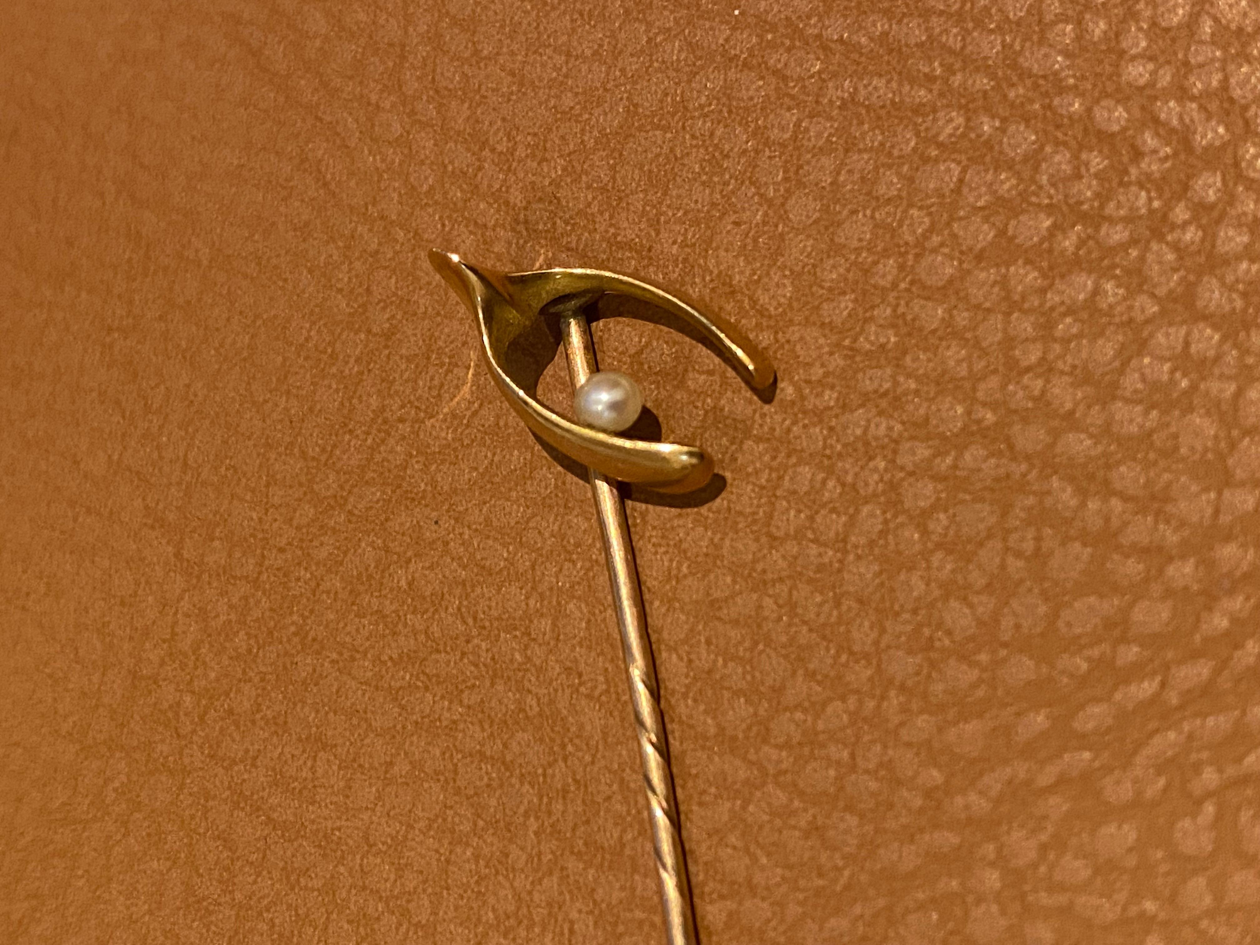 Round Cut Antique (Edwardian) 15K Yellow Gold & Seed Pearl WishBone Stick Pin