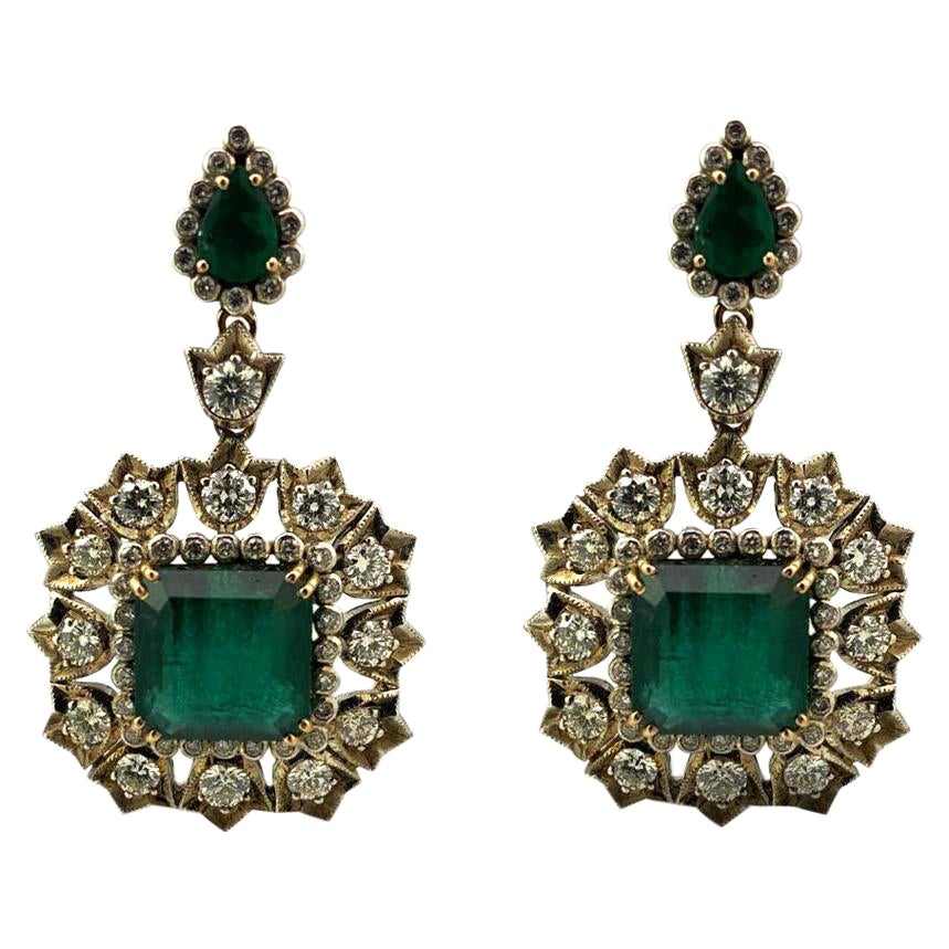 Antique Edwardian 18.5 Carat Natural Emerald Earring and Diamond Drop Earring