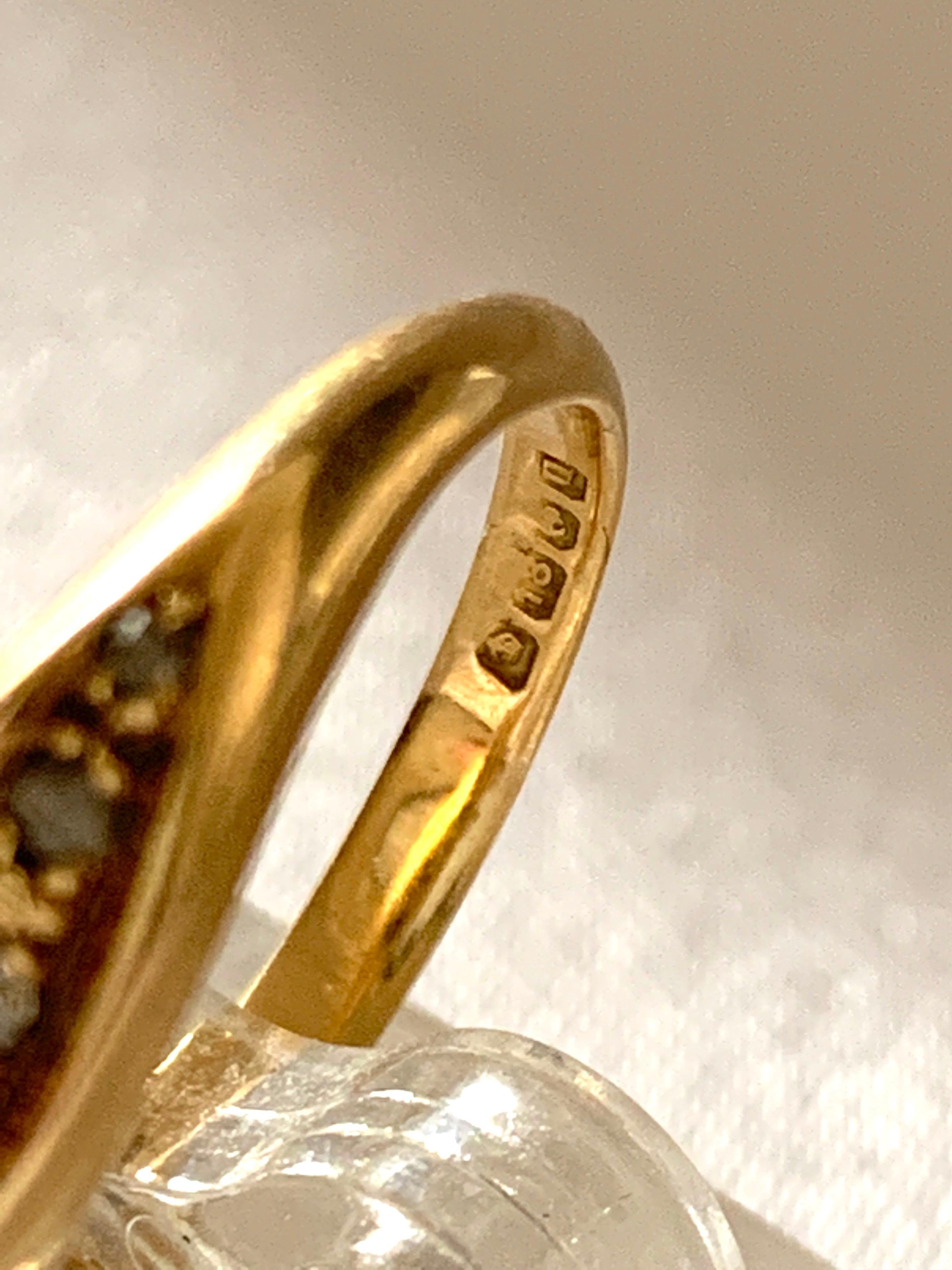 Antique Edwardian 18ct Gold 0.11 Carat Diamond Ring  In Good Condition For Sale In London, GB